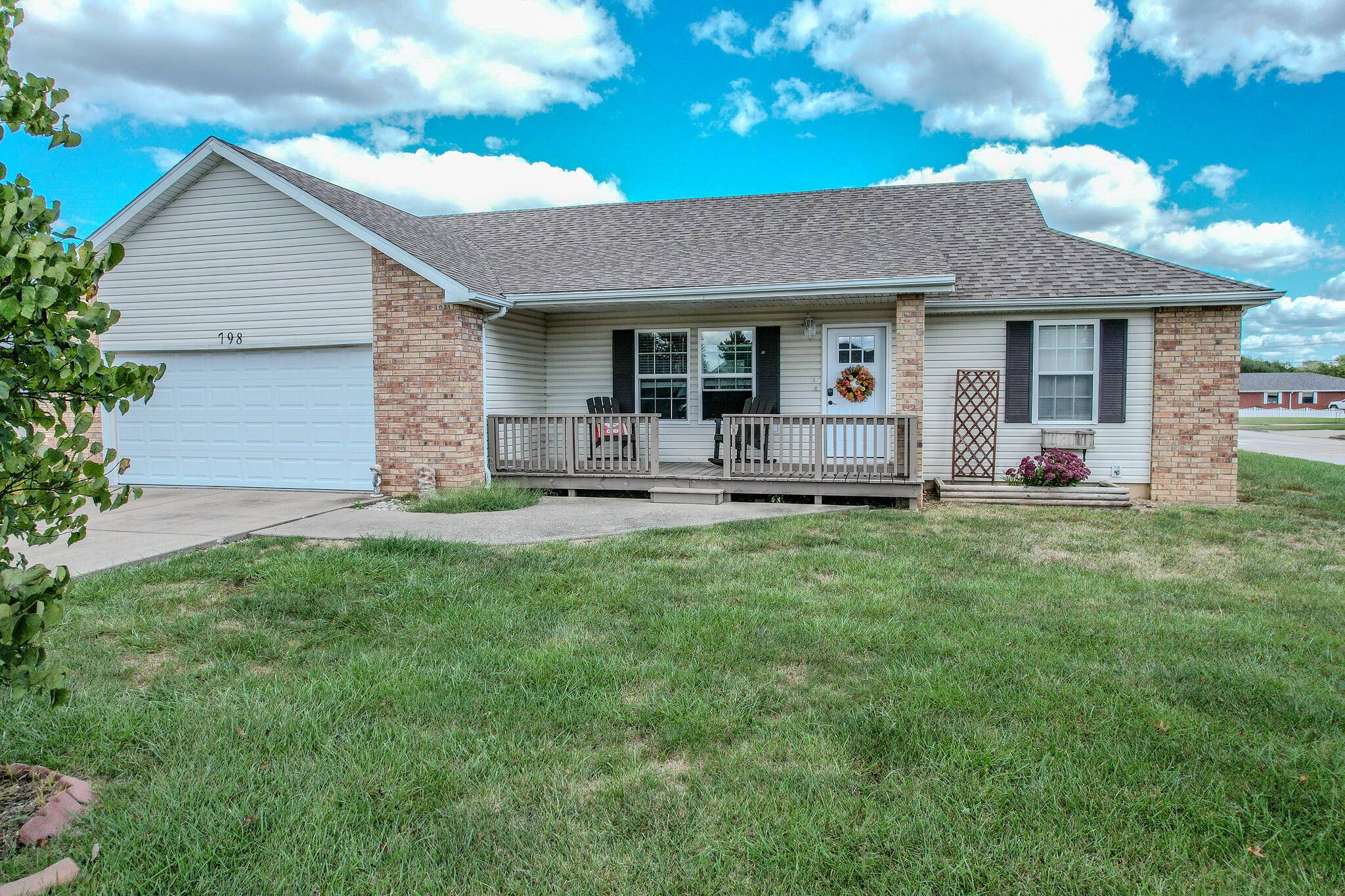 Marshfield, MO 65706,798 Aspen Street