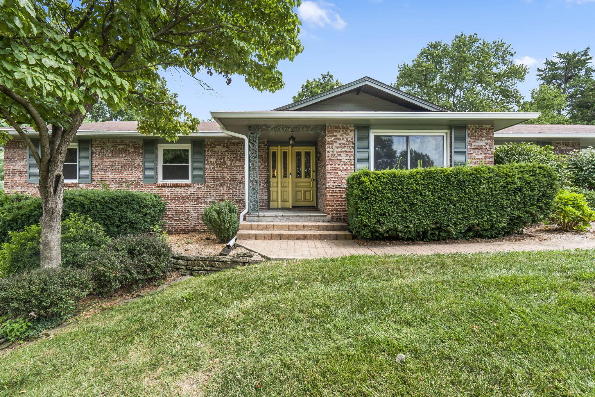 Springfield, MO 65809,1526 South Devon Road