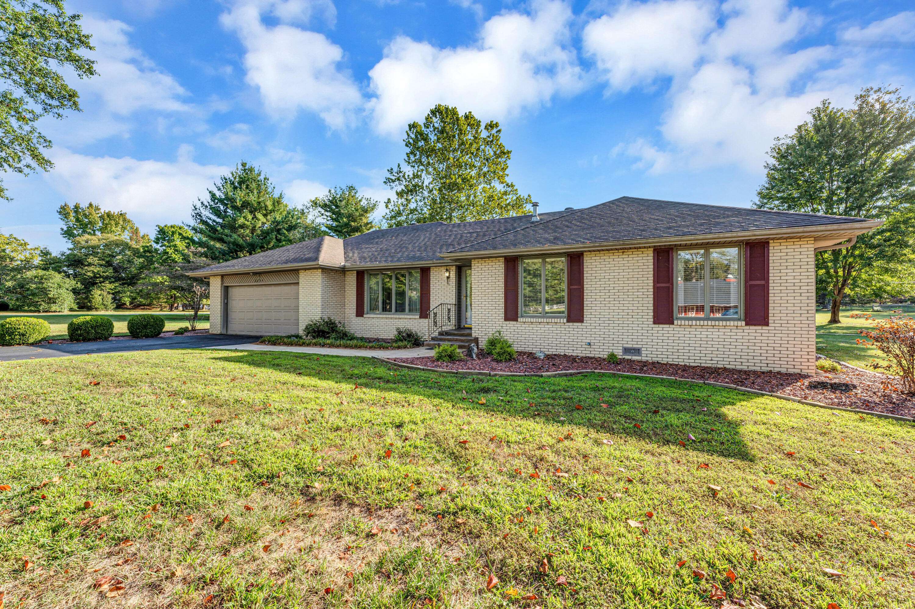 Springfield, MO 65809,2034 South Spring Drive