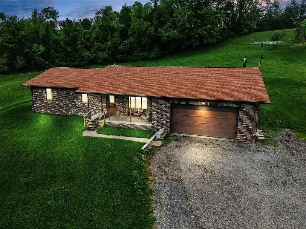 Coraopolis, PA 15108,225 Country Lane