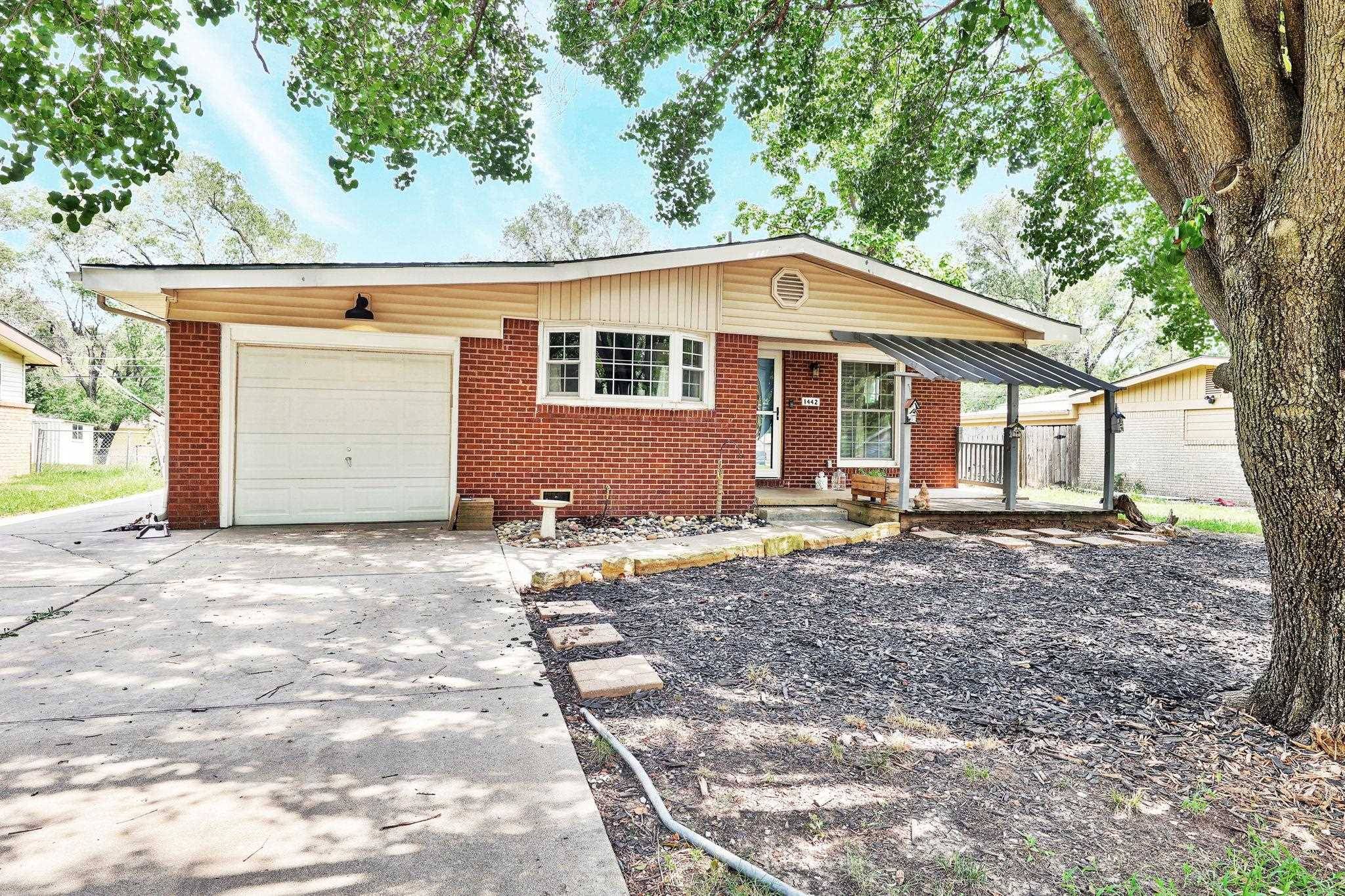 Derby, KS 67037,1442 N Prairie Lane