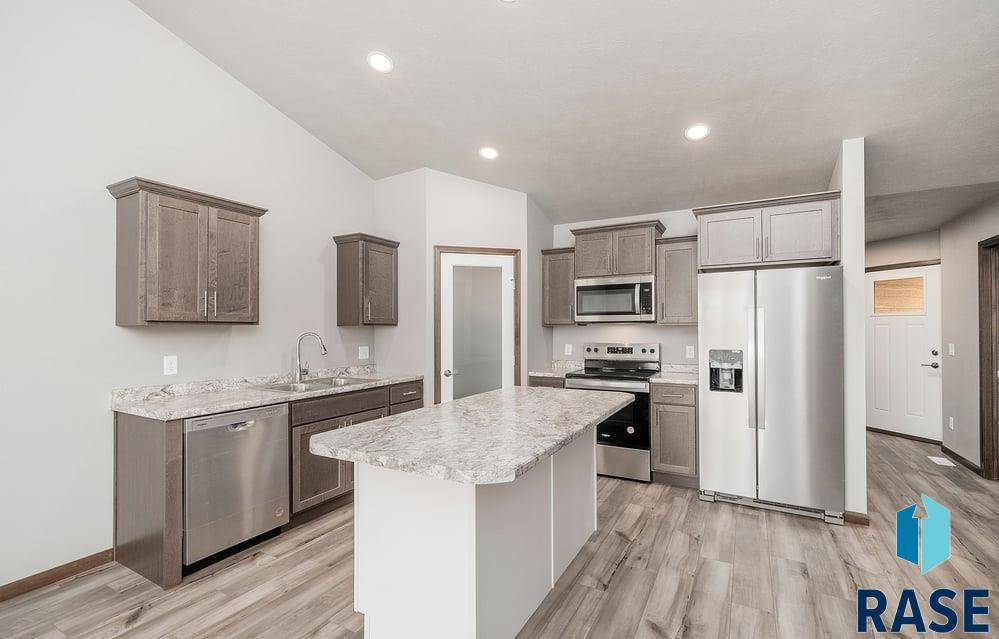 Tea, SD 67064,1310 N Kenley Pl
