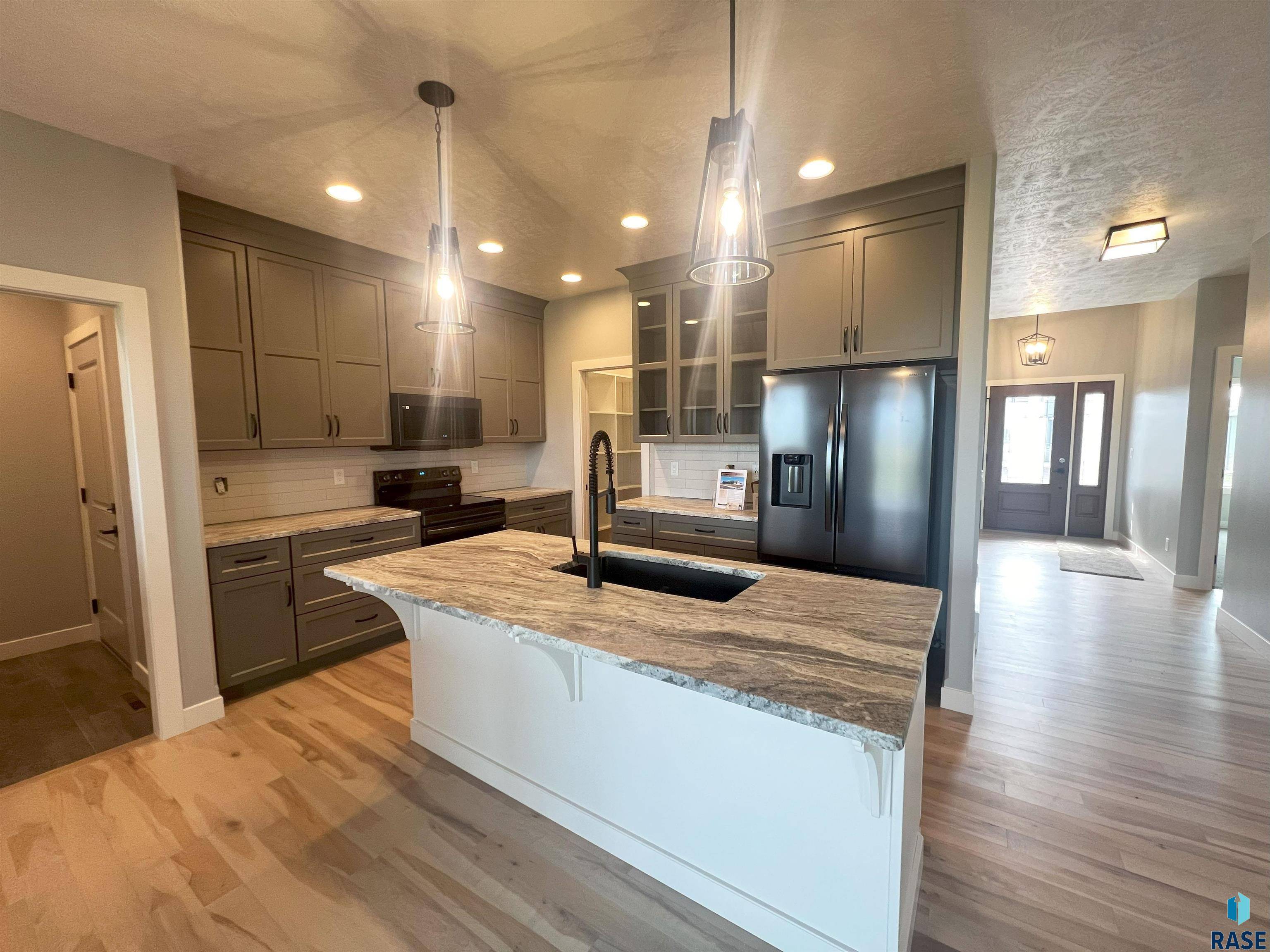 Sioux Falls, SD 57110,2712 S Galena Ave