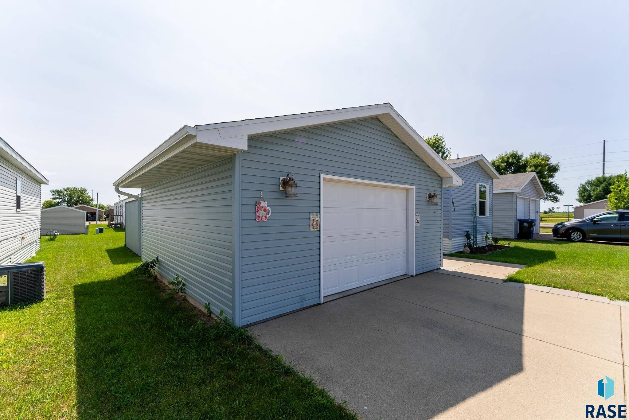 Sioux Falls, SD 57106,6018 S Belfair Pl