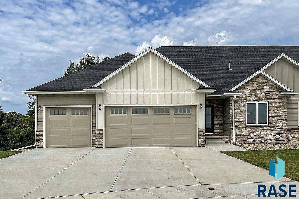 Sioux Falls, SD 57110,8106 E Norway Pines Trl