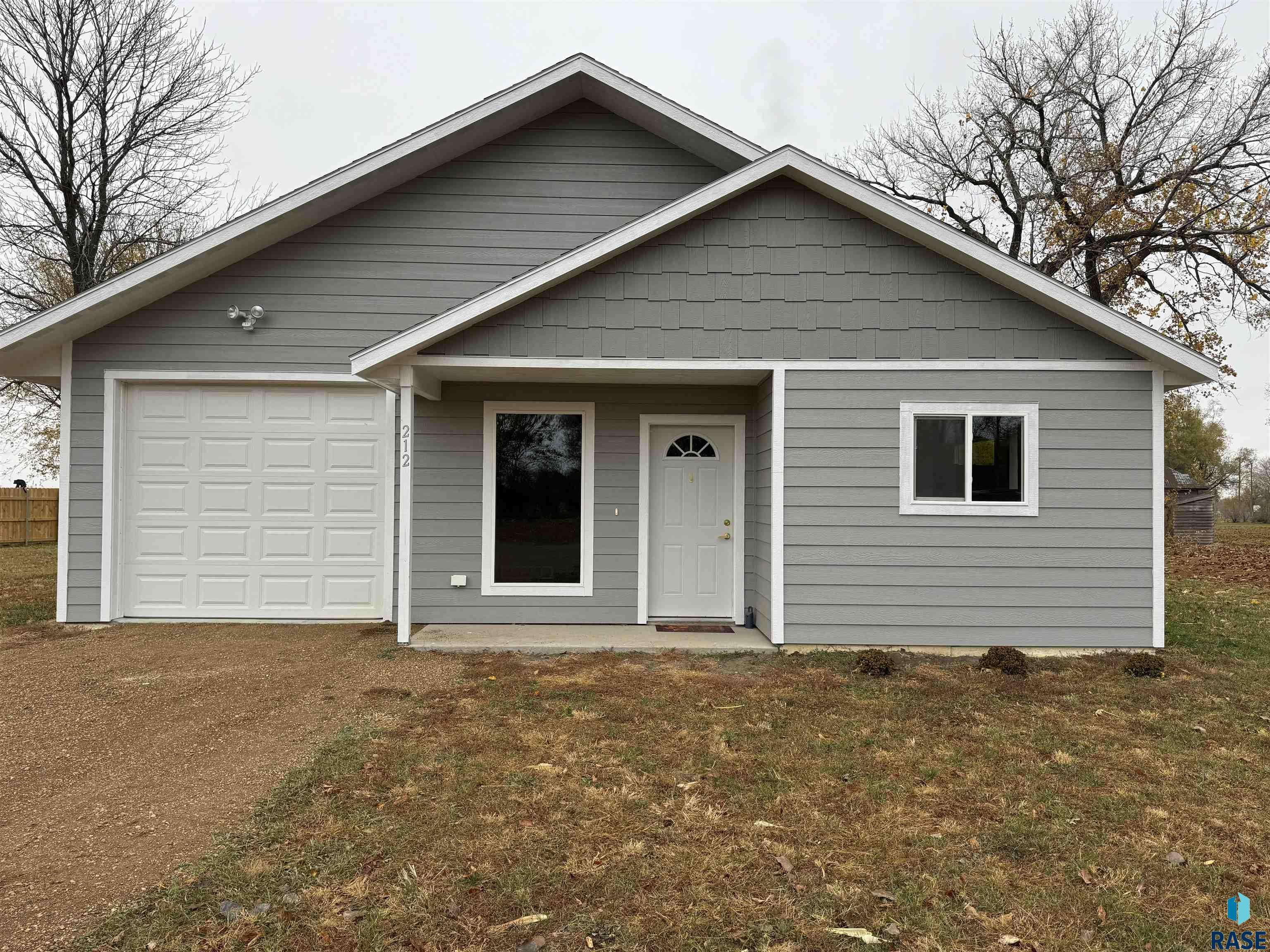 Marion, SD 57043,212 W Hieb St