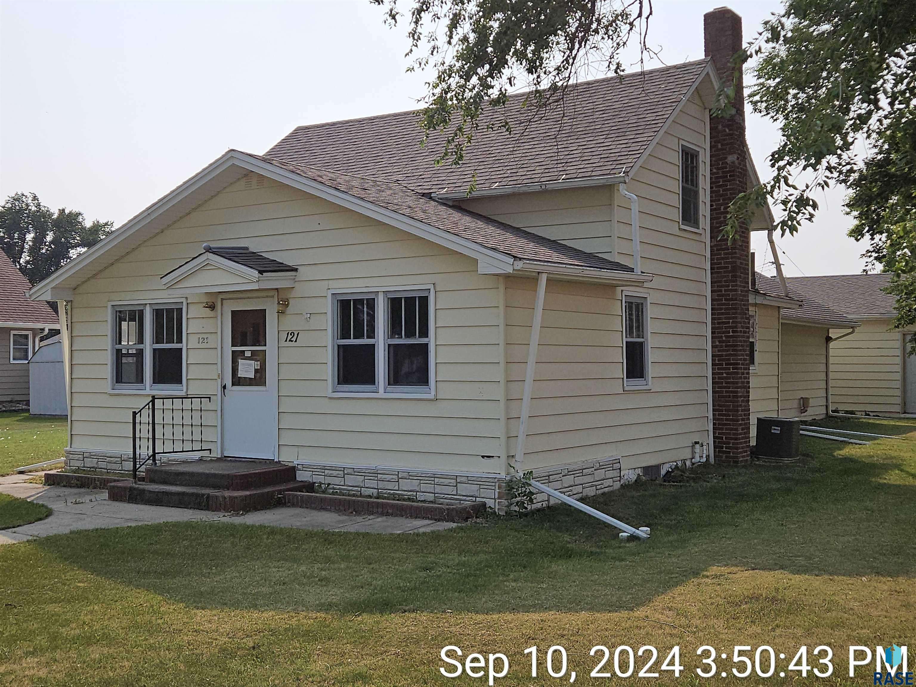 Ipswich, SD 57451,121 5th St