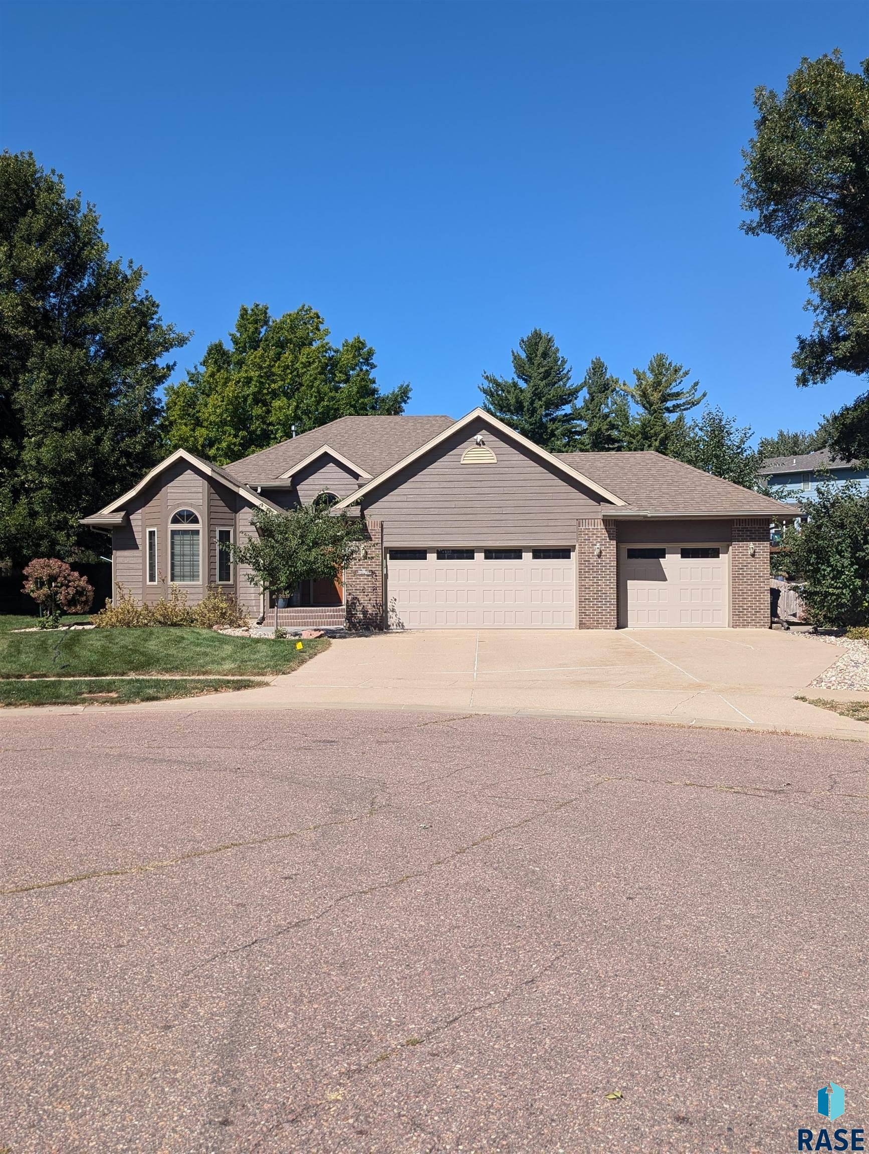 Sioux Falls, SD 57103,3500 E Apple Blossom Cir
