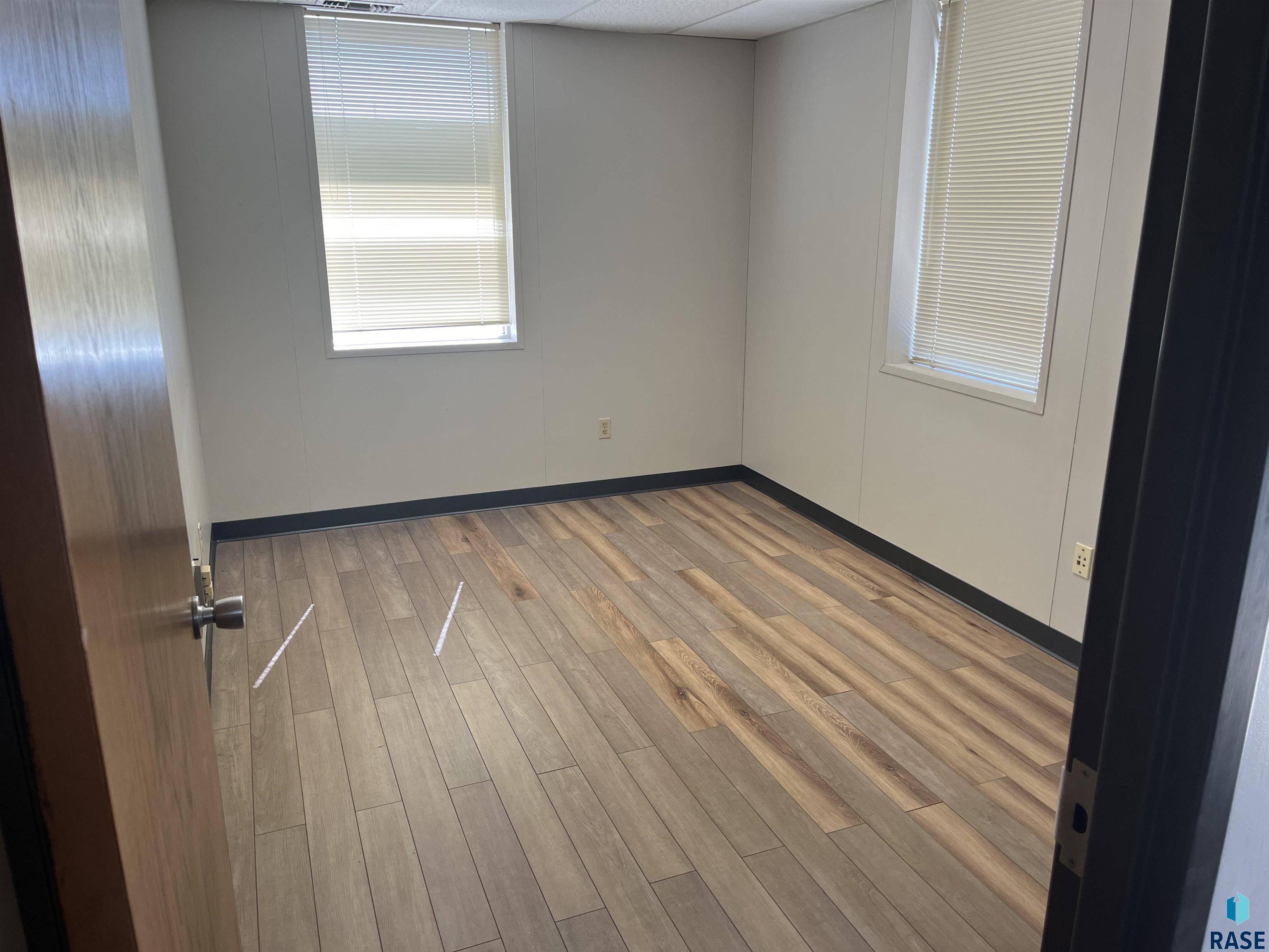 Sioux Falls, SD 57104,1607 N C Ave