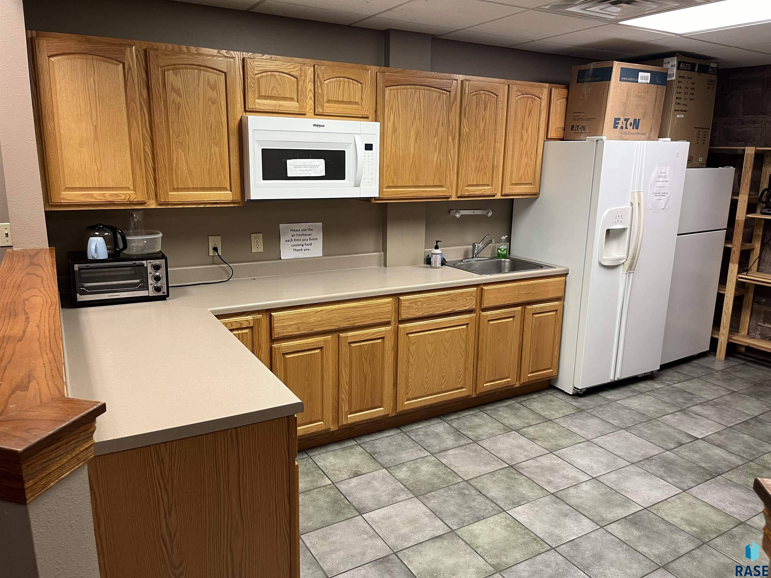 Sioux Falls, SD 57103,102 N Krohn Pl #113