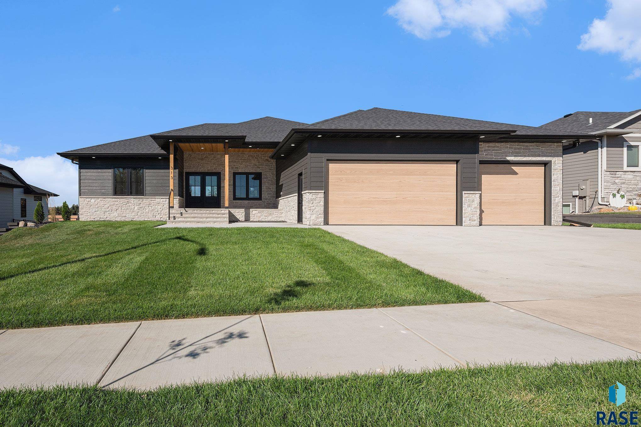 Sioux Falls, SD 57110,313 Red Spruce Ave