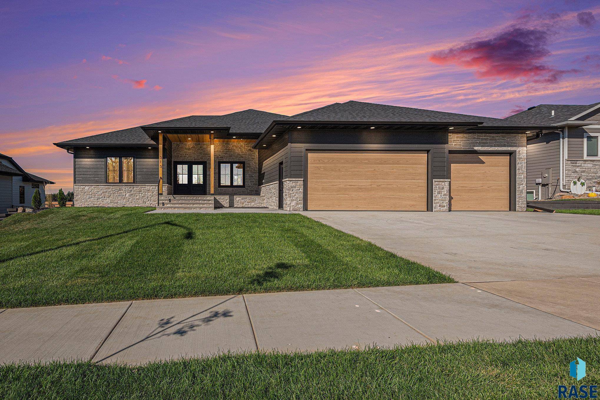 Sioux Falls, SD 57110,313 Red Spruce Ave