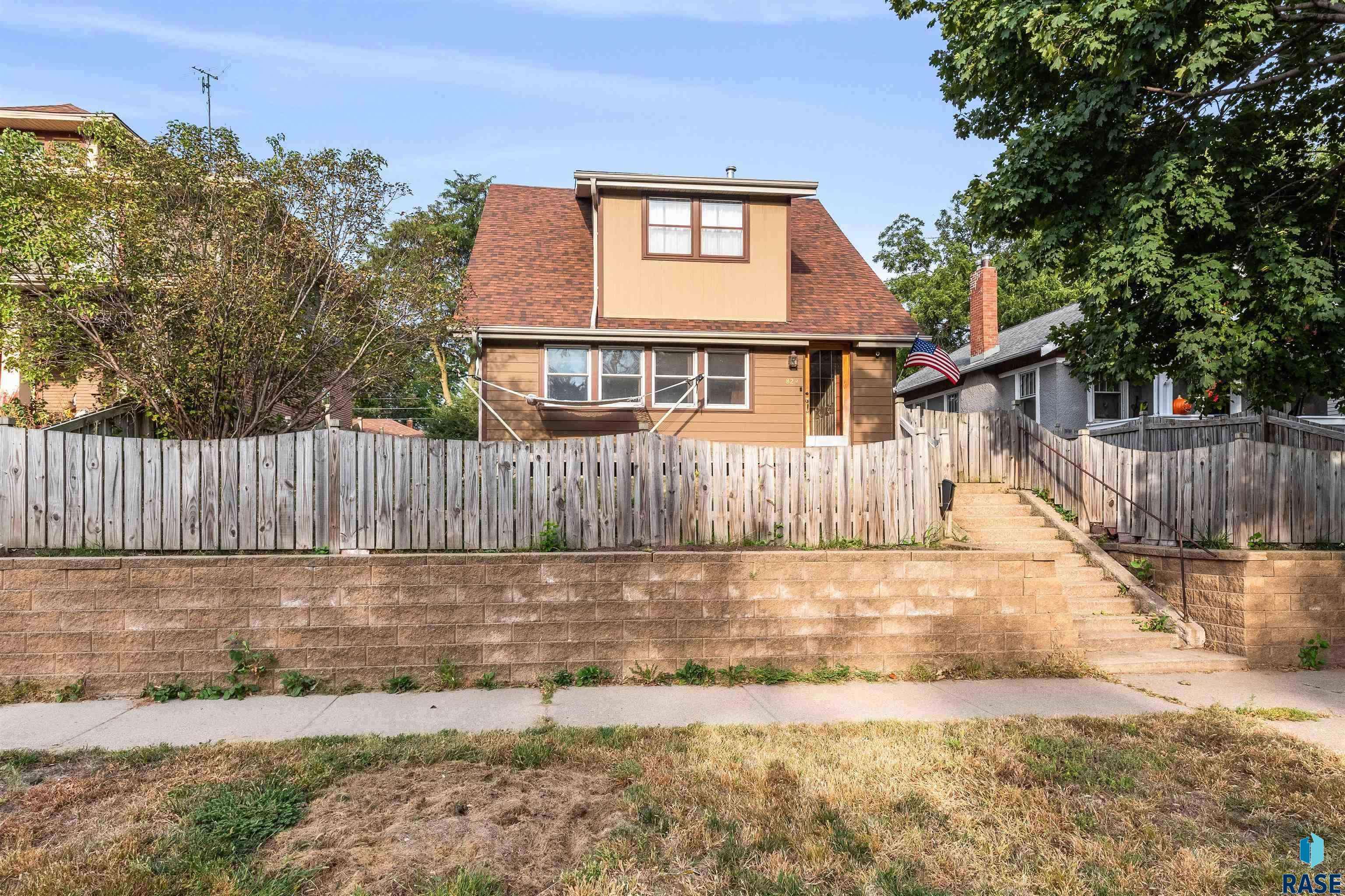 Sioux Falls, SD 57104,829 S Prairie Ave