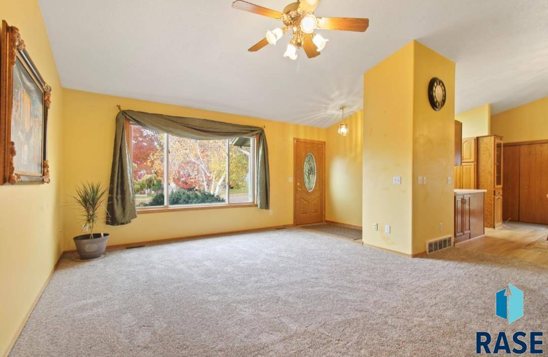 Sioux Falls, SD 57110,2904 S alpine Ave