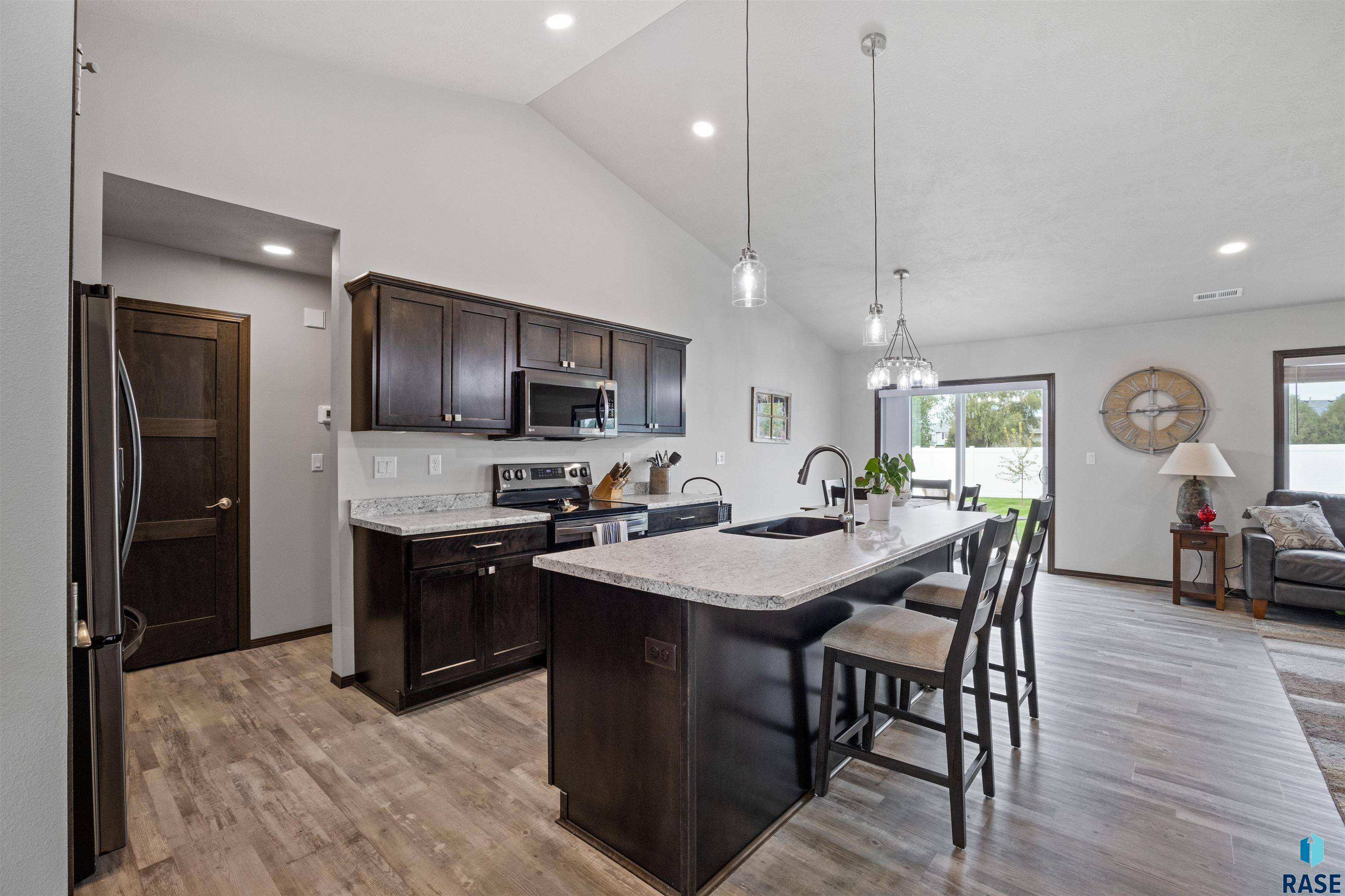 Sioux Falls, SD 57106,6902 W Gresford Pl