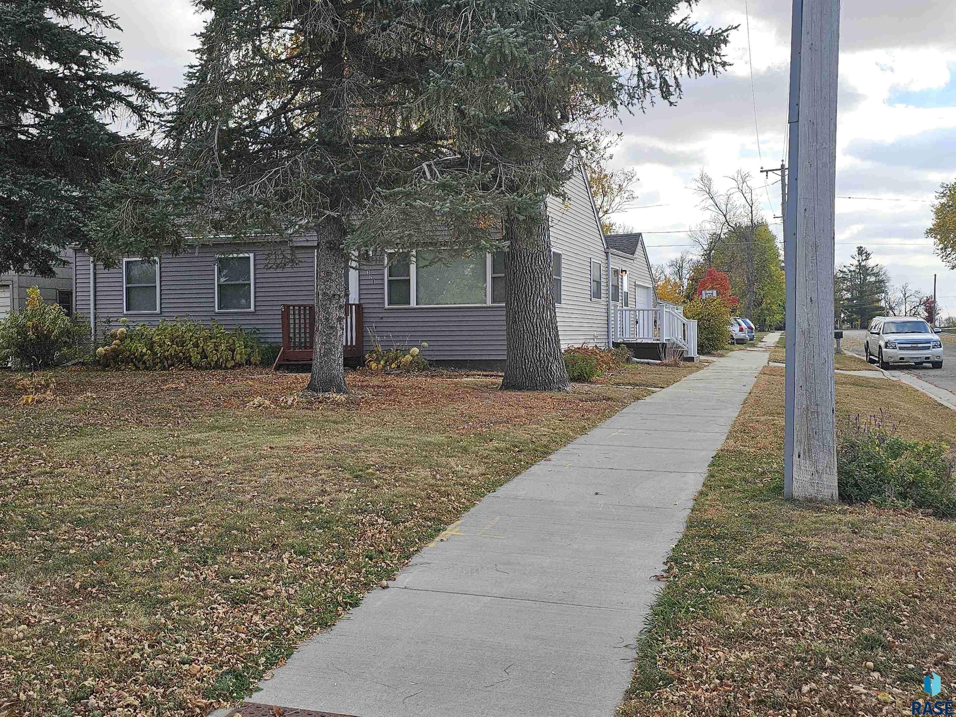 Pipestone, MN 56164,320 11th St SW