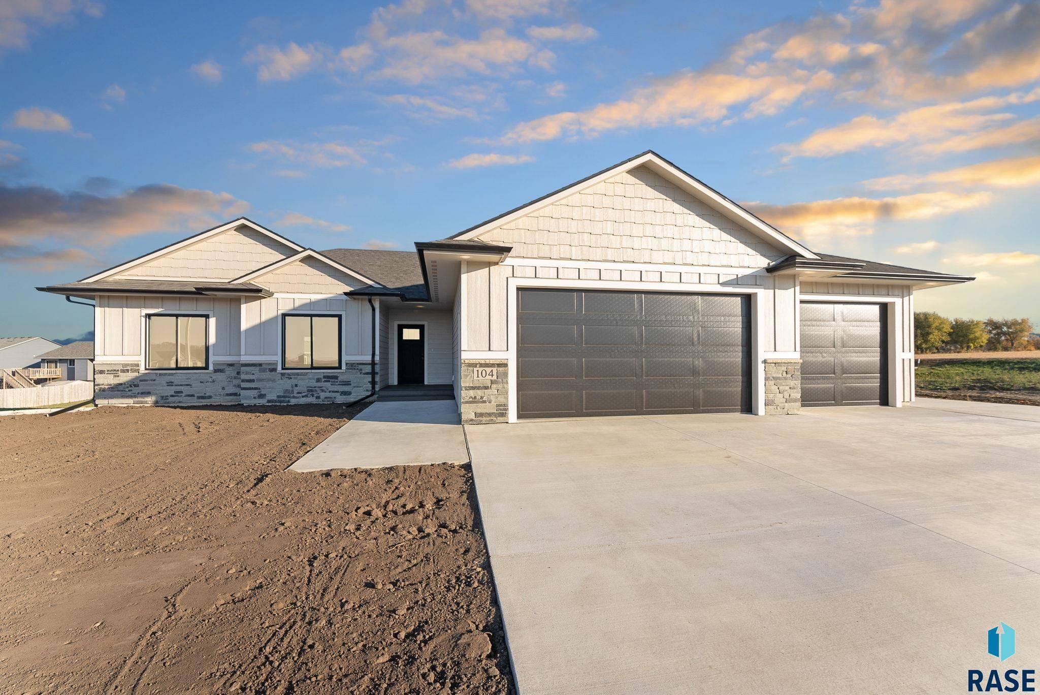 Valley Springs, SD 57068,104 Skyline Dr