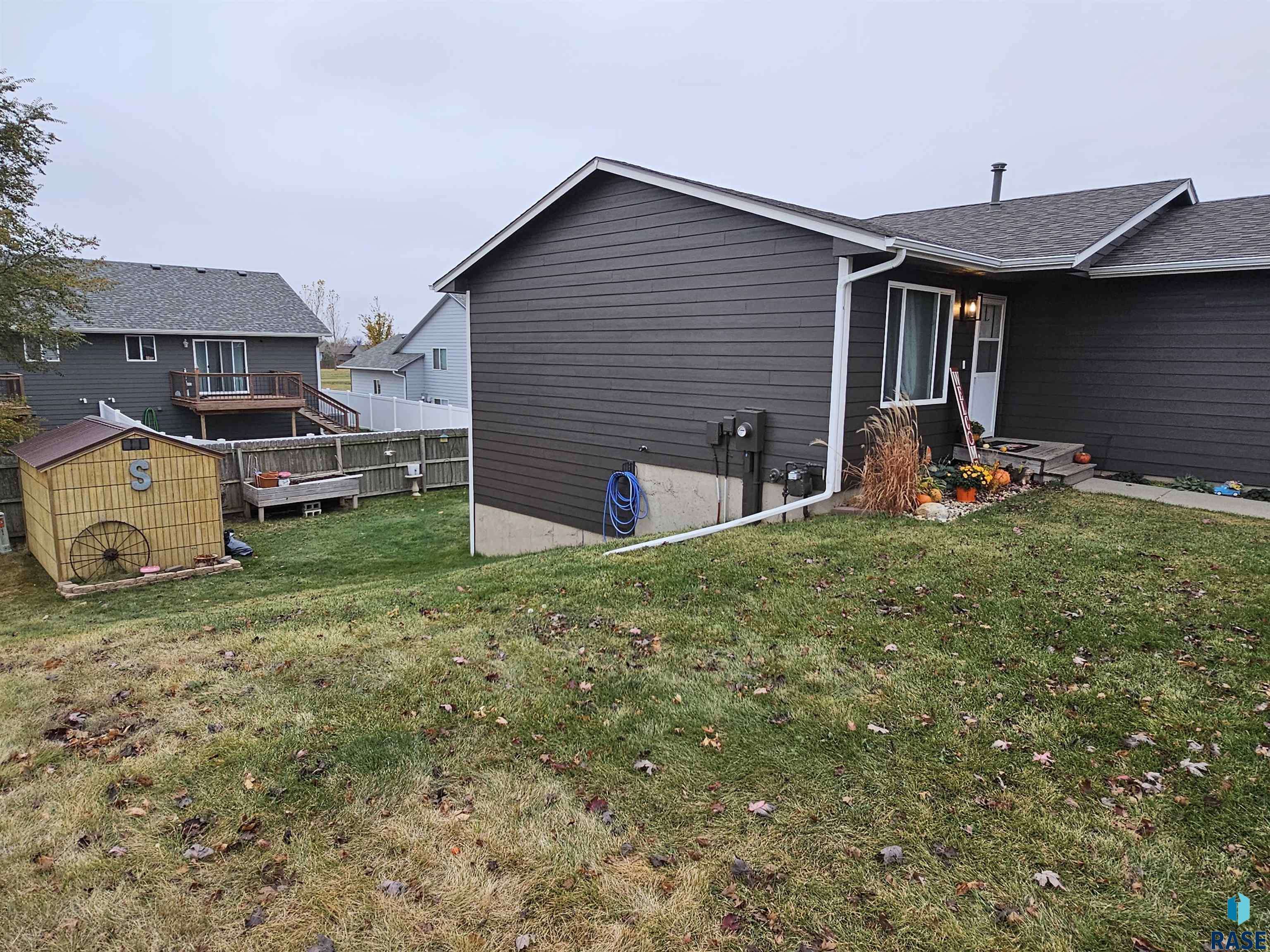Sioux Falls, SD 57104,1609 E 70th St