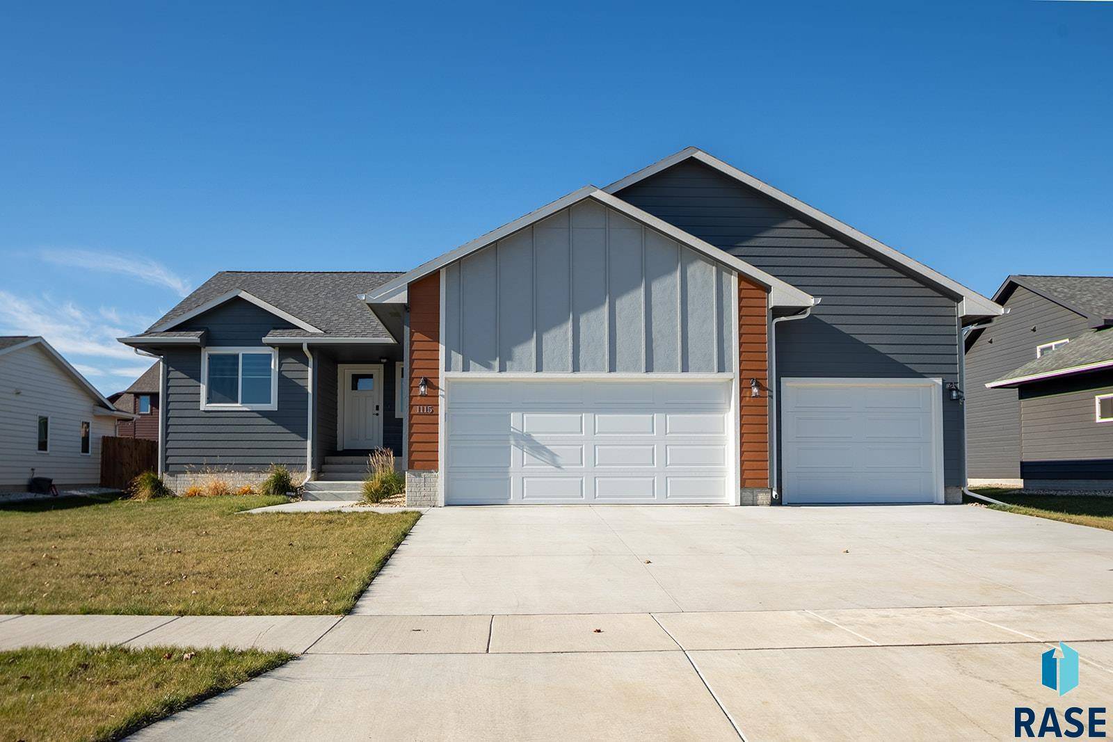 Madison, SD 57042,1115 Heatherwood Ave