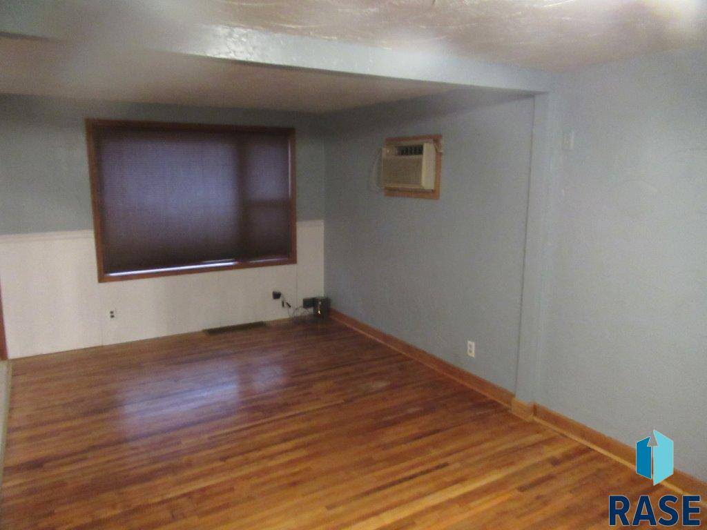 Edgerton, MN 56128,630 W 3rd Ave