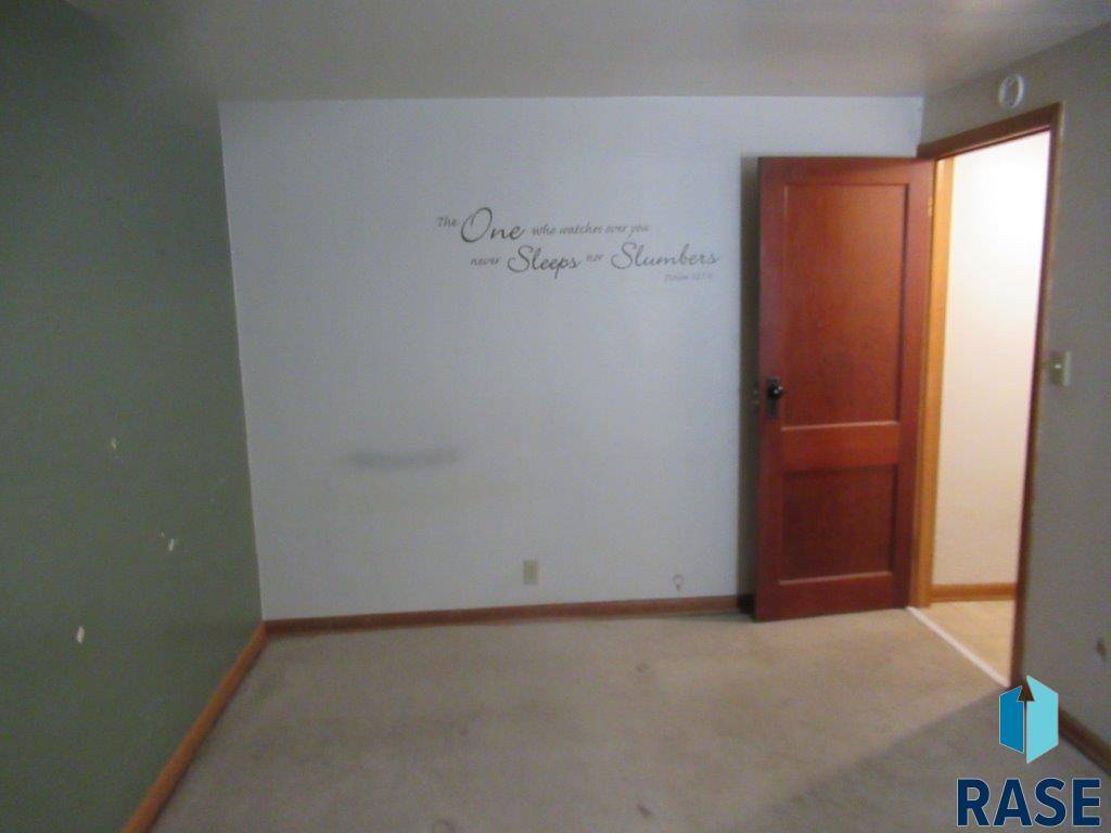 Edgerton, MN 56128,630 W 3rd Ave
