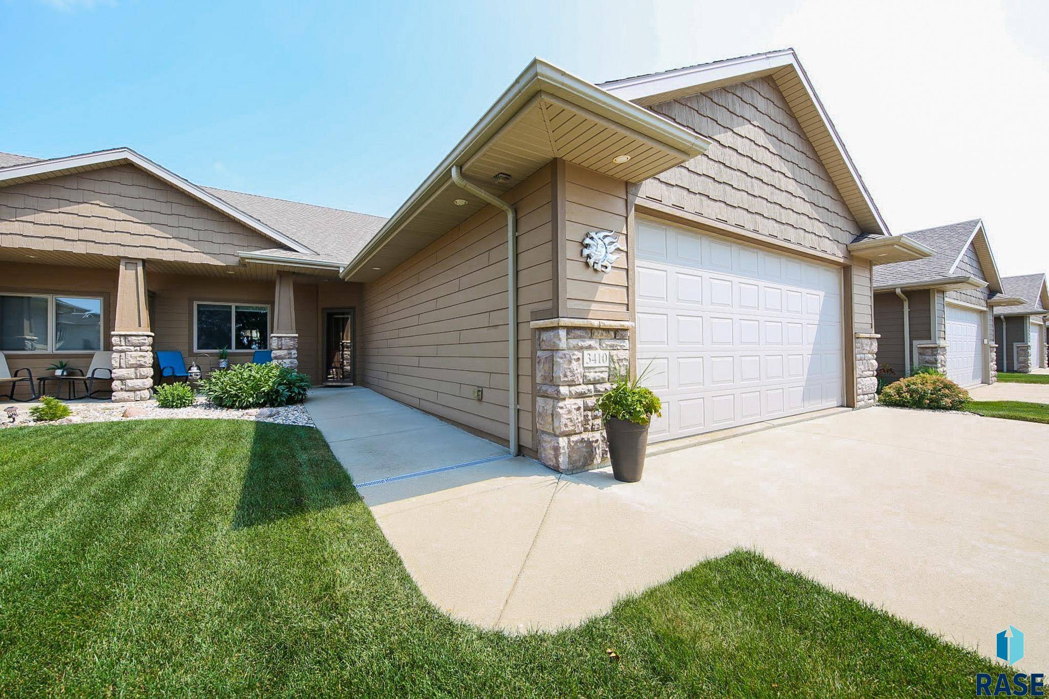 Sioux Falls, SD 57108,3410 E Woodsedge St