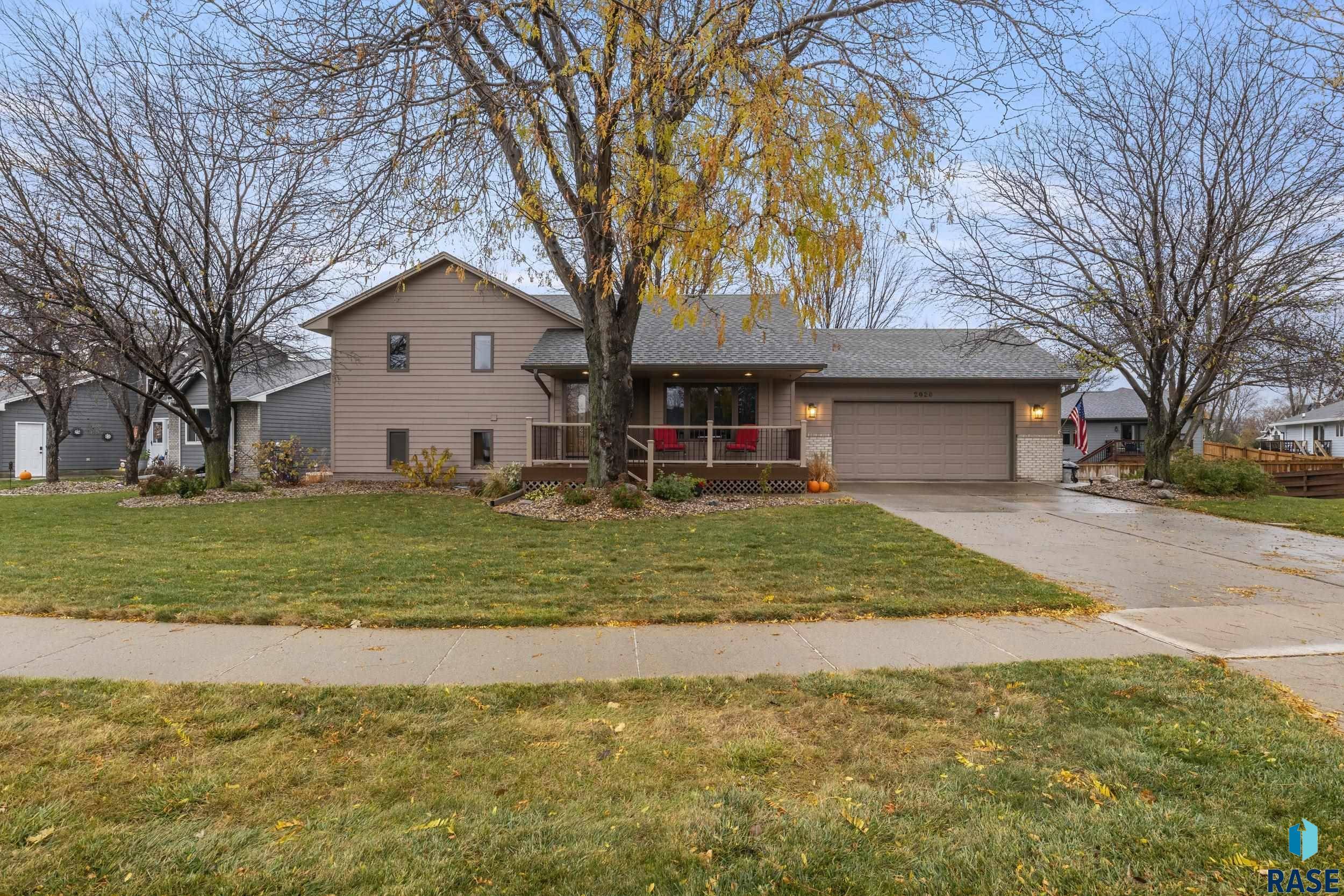 Sioux Falls, SD 57106,2020 S Thatcher Cir