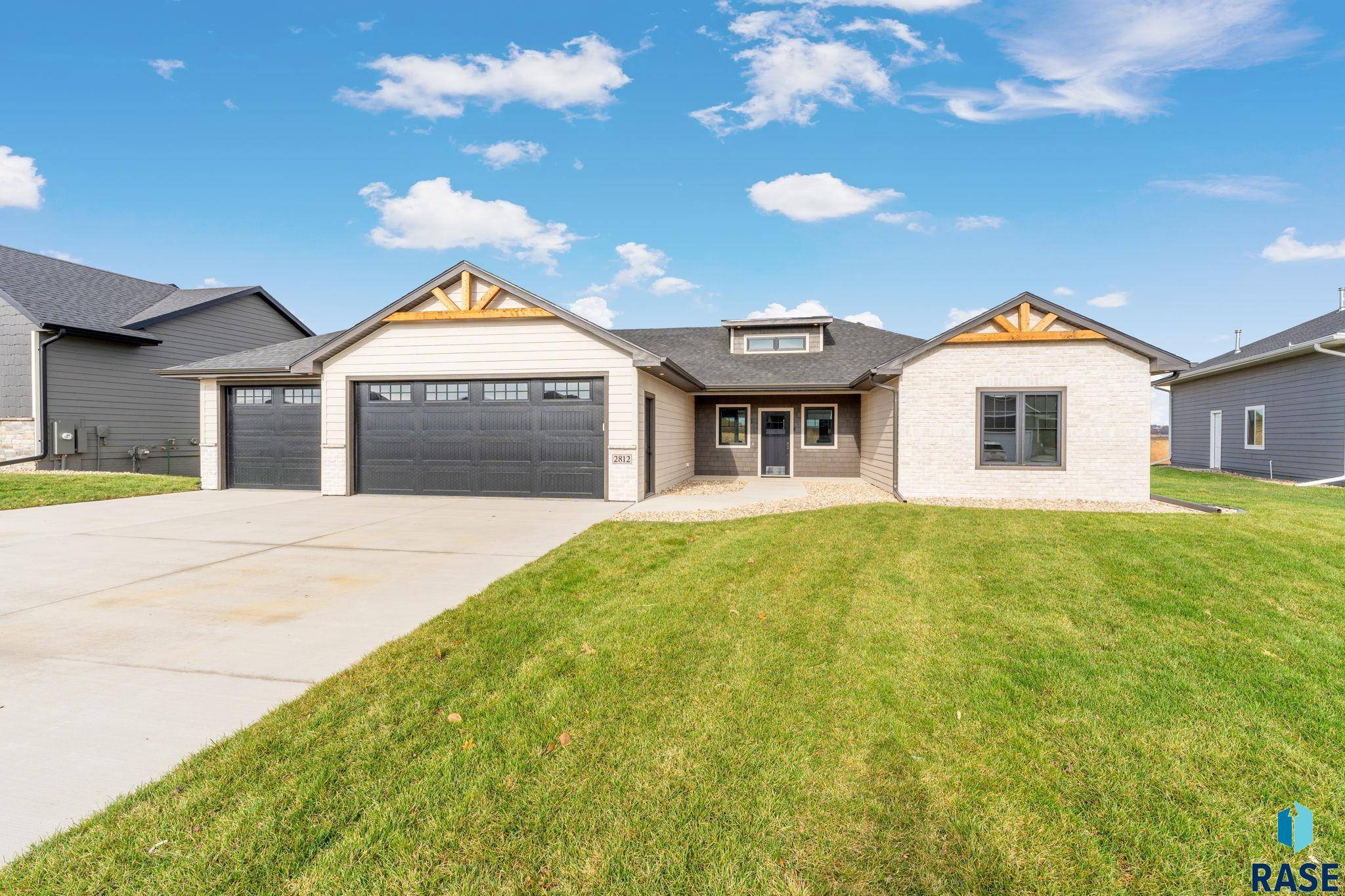 Brandon, SD 57005,2812 E Augusta Cir