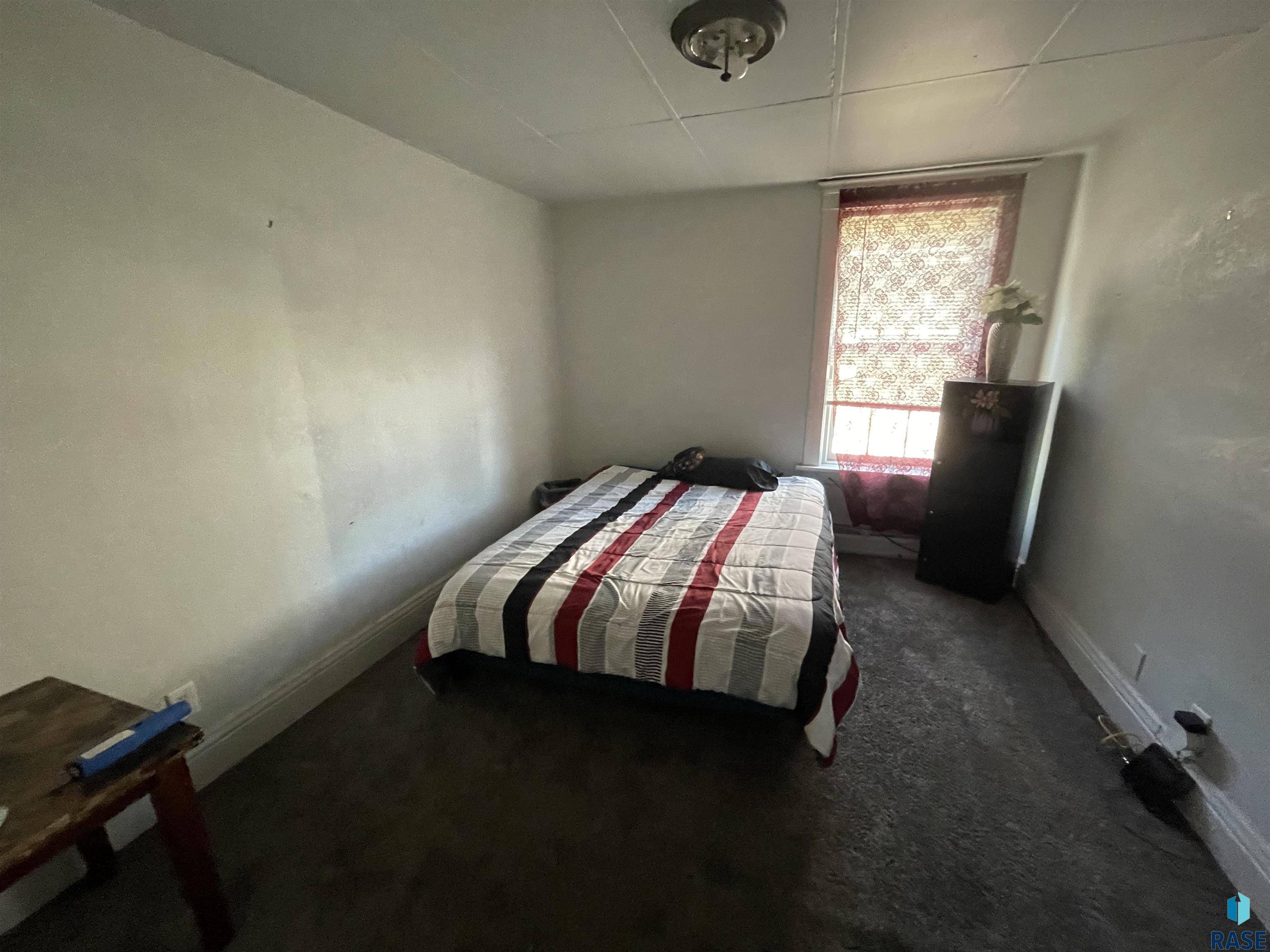 Sioux Falls, SD 57104,207 W 14th St