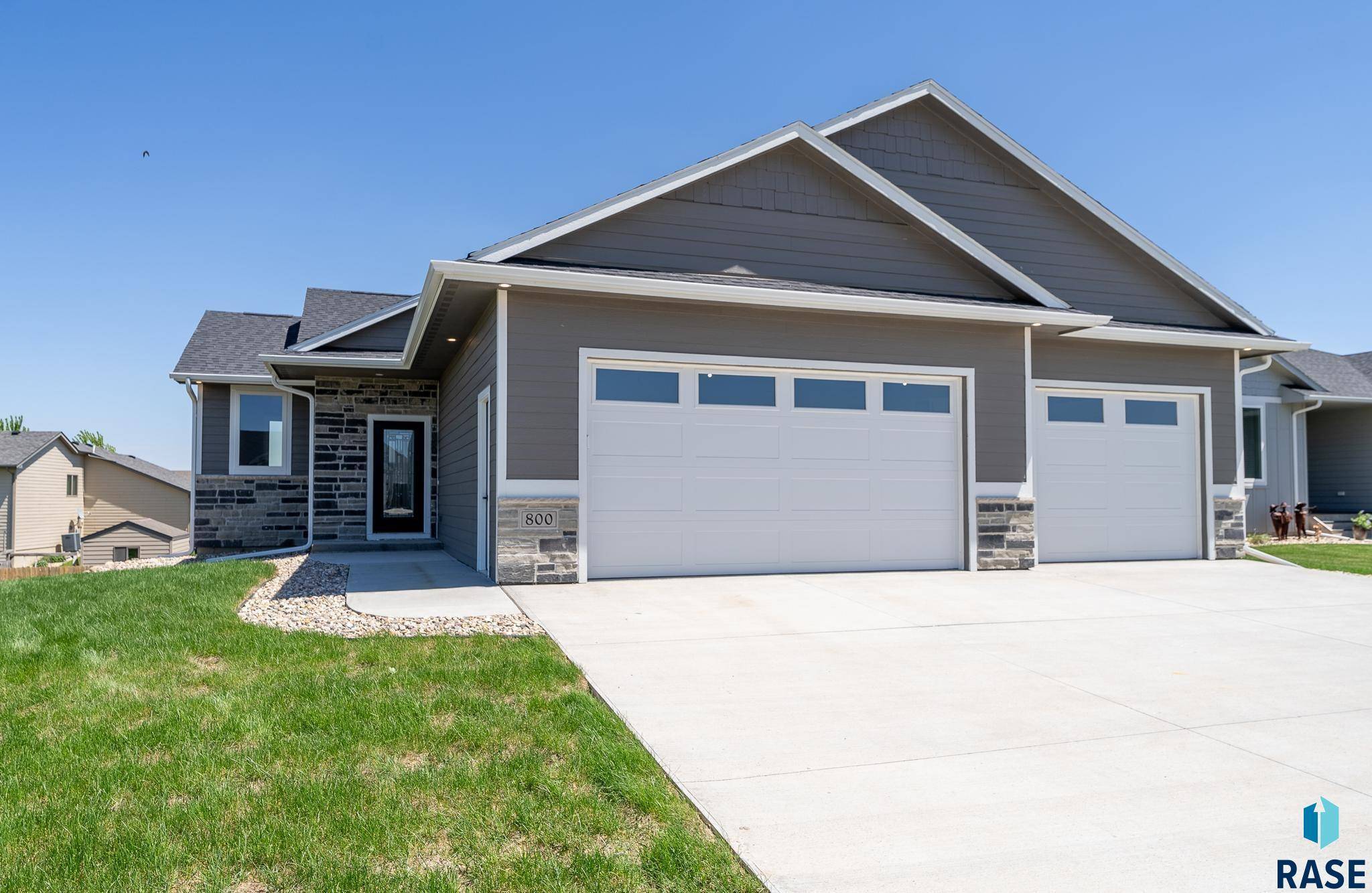 Hartford, SD 57033,800 W Opal Ln
