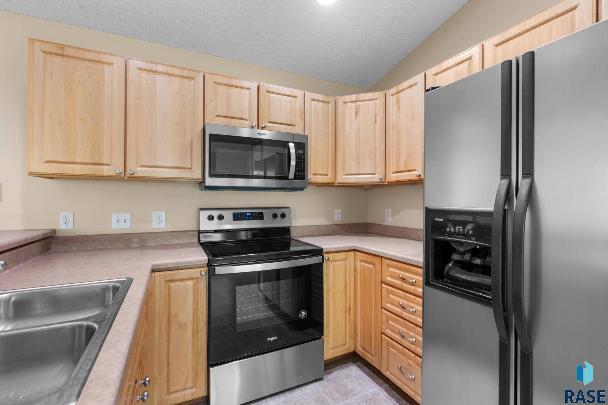 Sioux Falls, SD 57106,7119 W 56th St #70