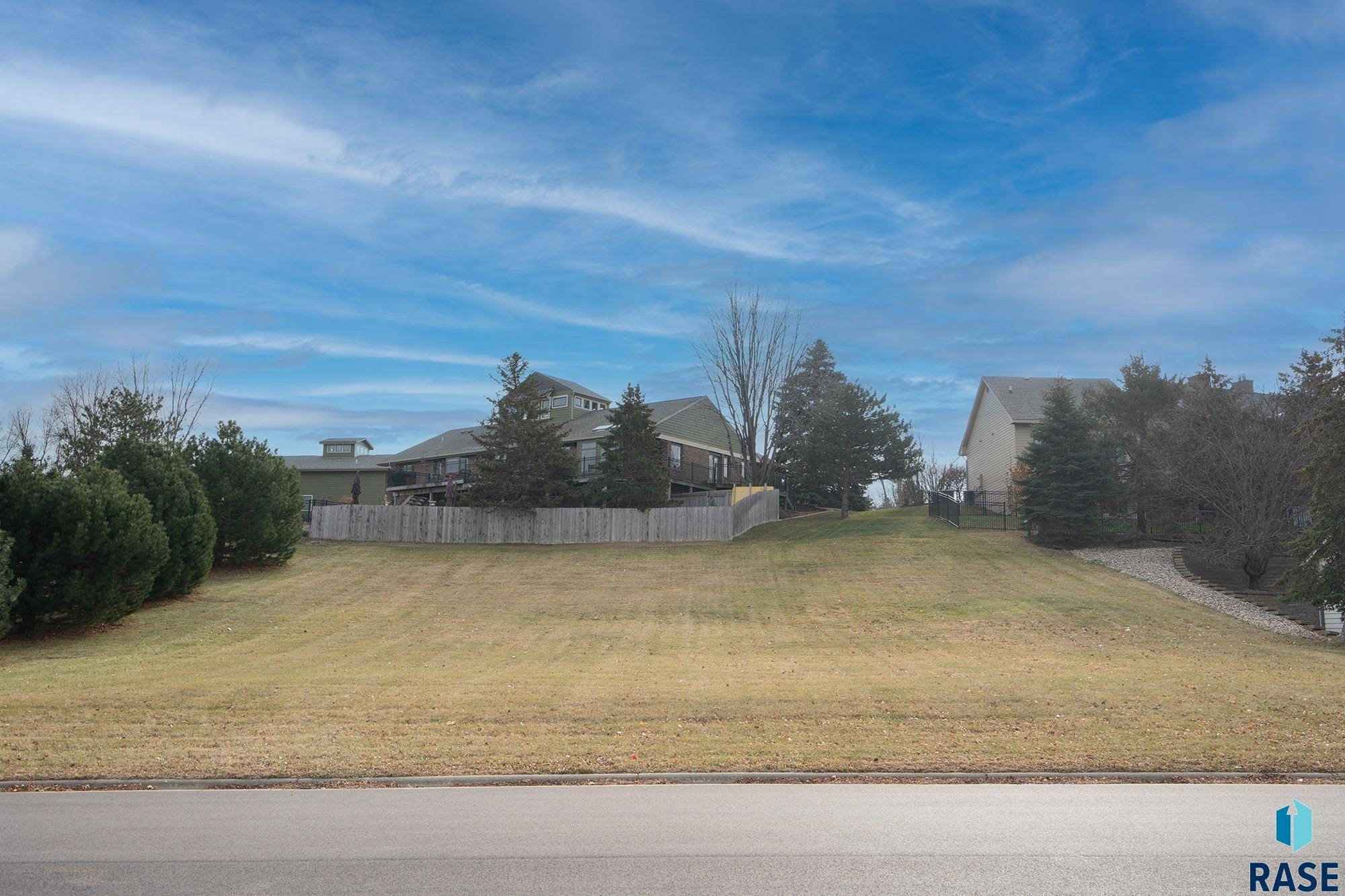 Sioux Falls, SD 57105,4508 S Yellowstone Ln