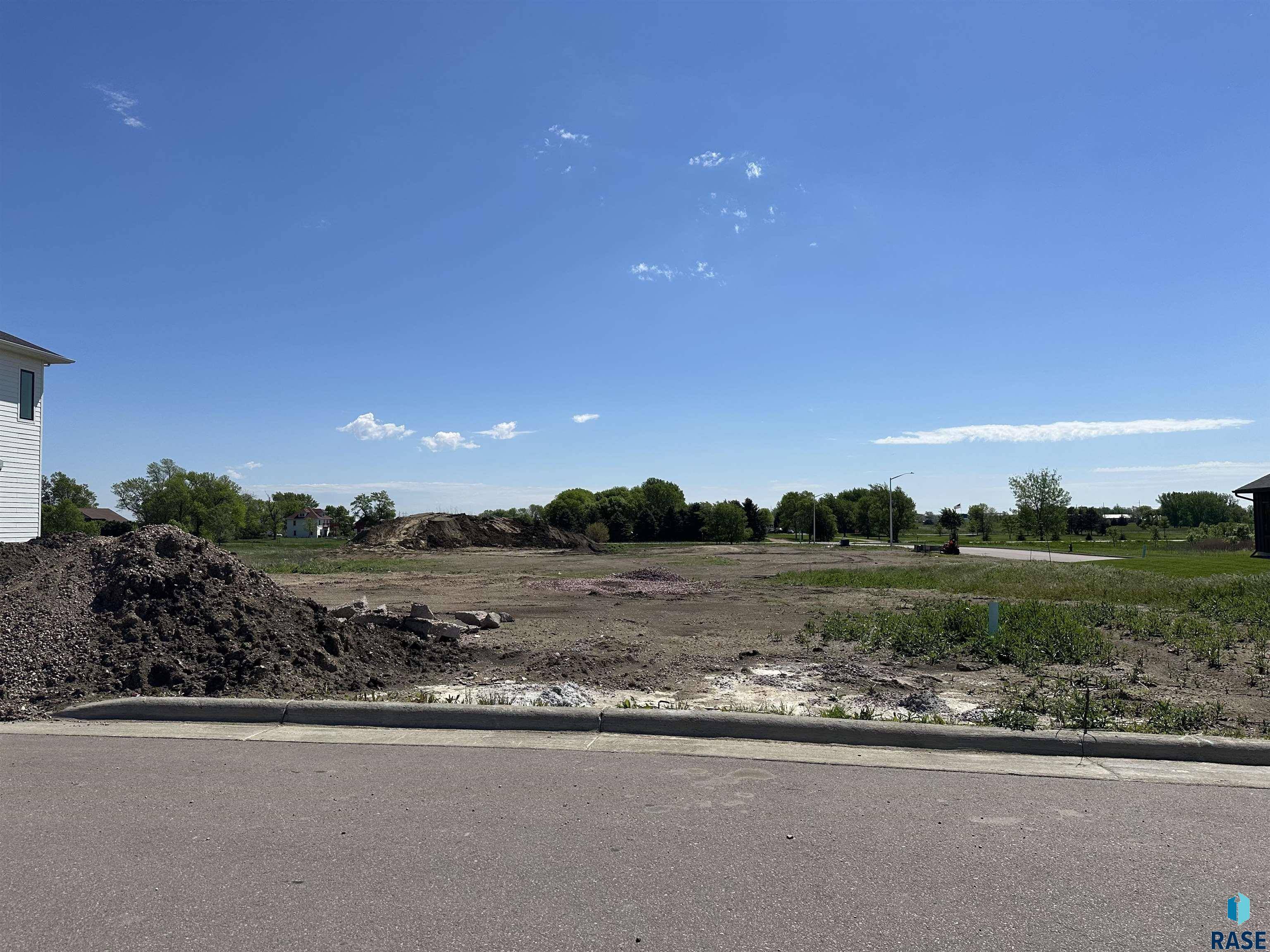Tea, SD 57064,2410 N Reichelt Cir