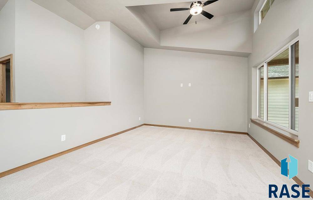 Sioux Falls, SD 57107,6920 W 5th St