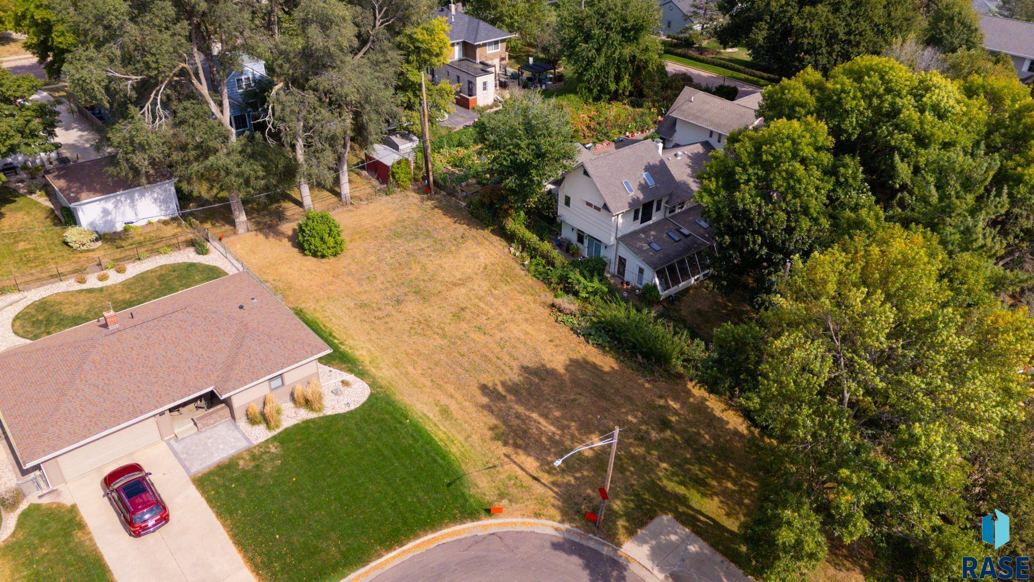 Sioux Falls, SD 57105,212 E 34th St
