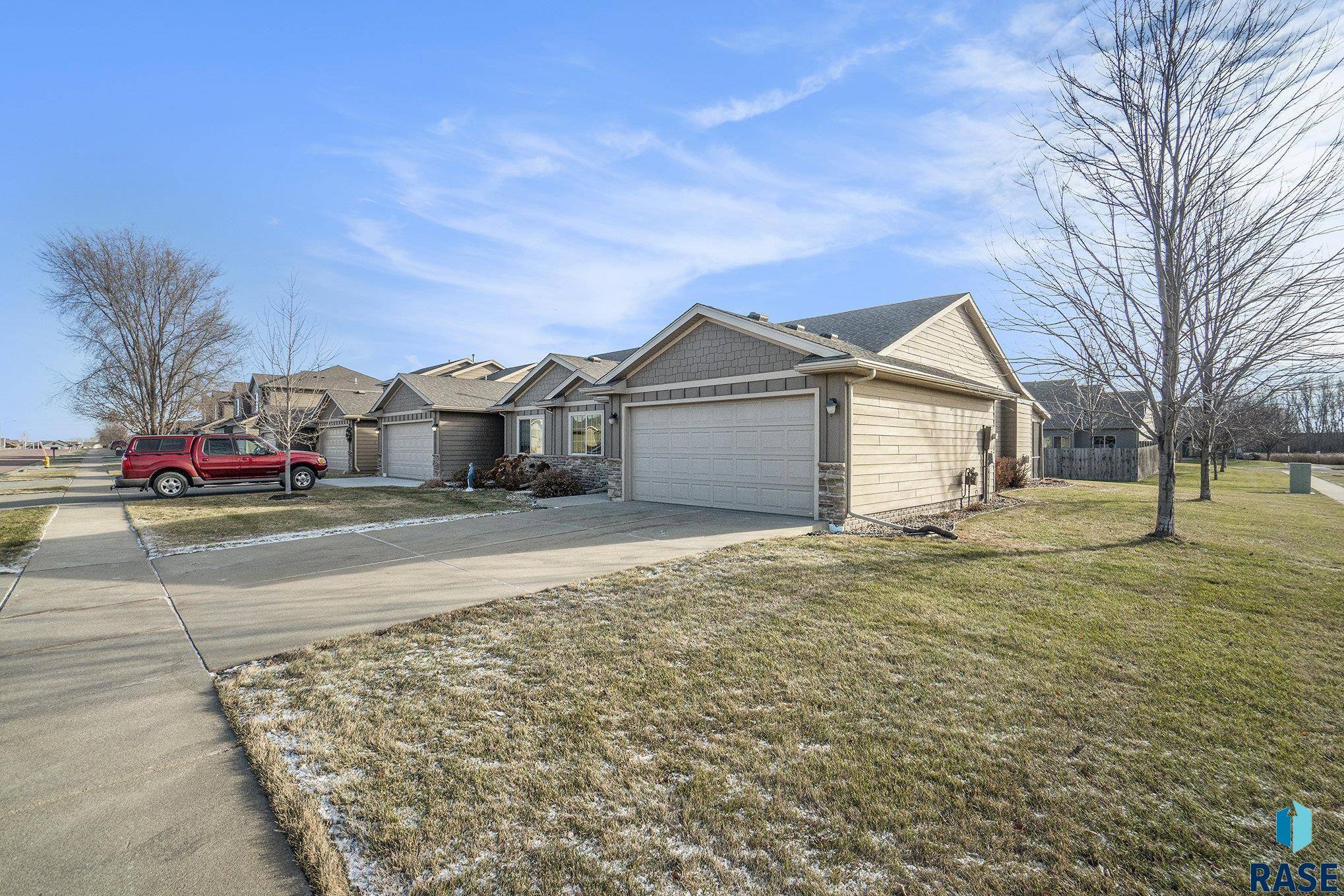 Sioux Falls, SD 57108,2701 E Buckingham St