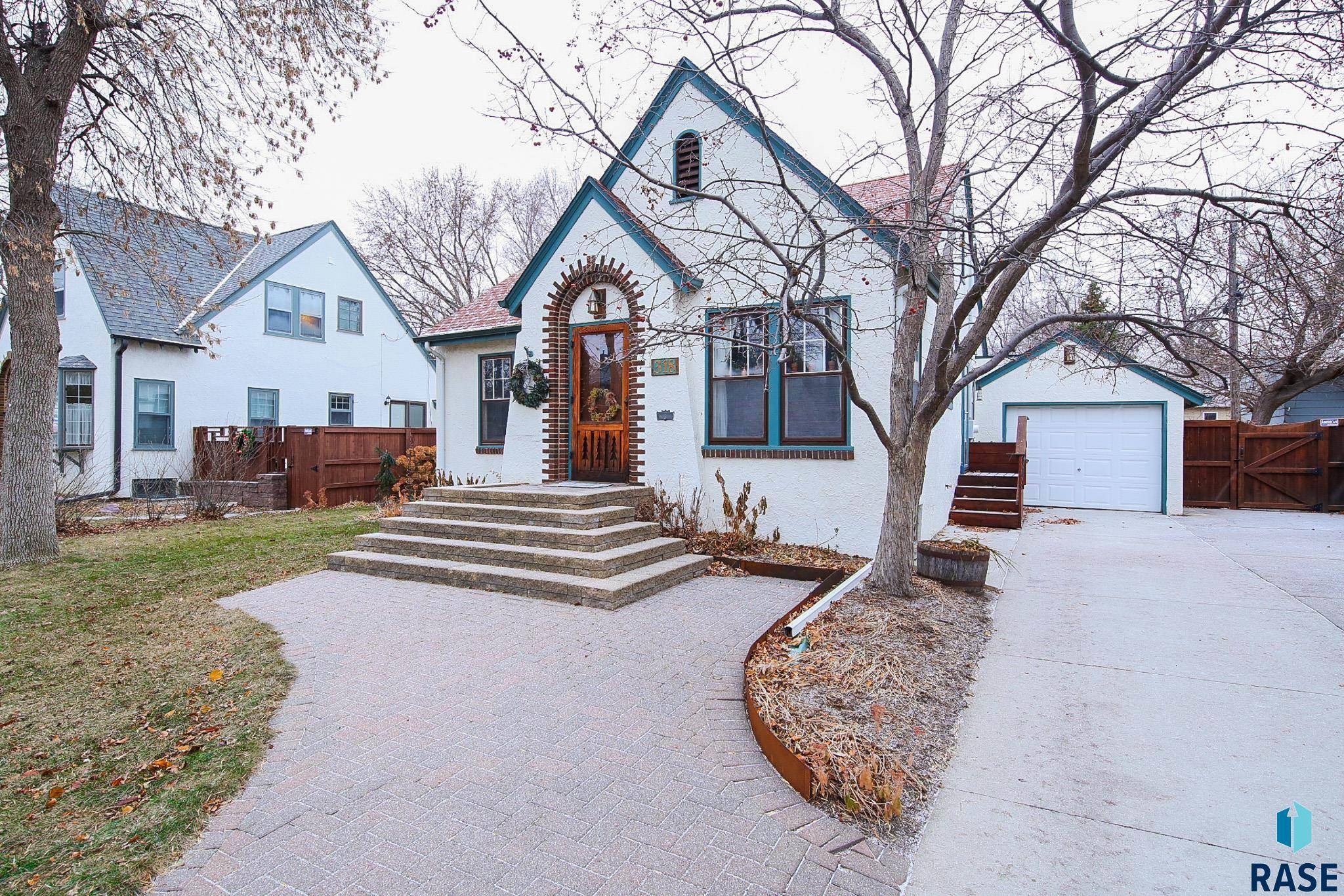 Sioux Falls, SD 57105,318 W 24th St