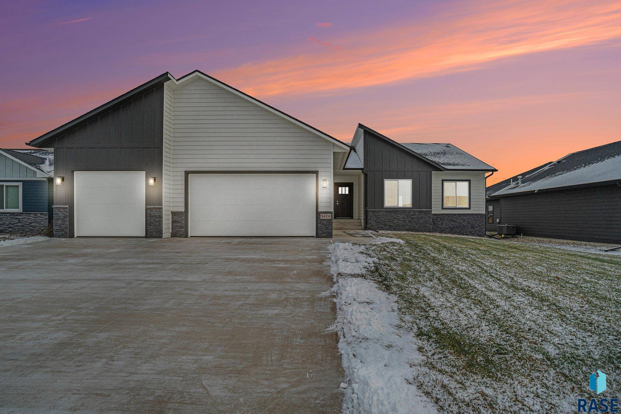 Sioux Falls, SD 57108,5614 S Huntwood Ave