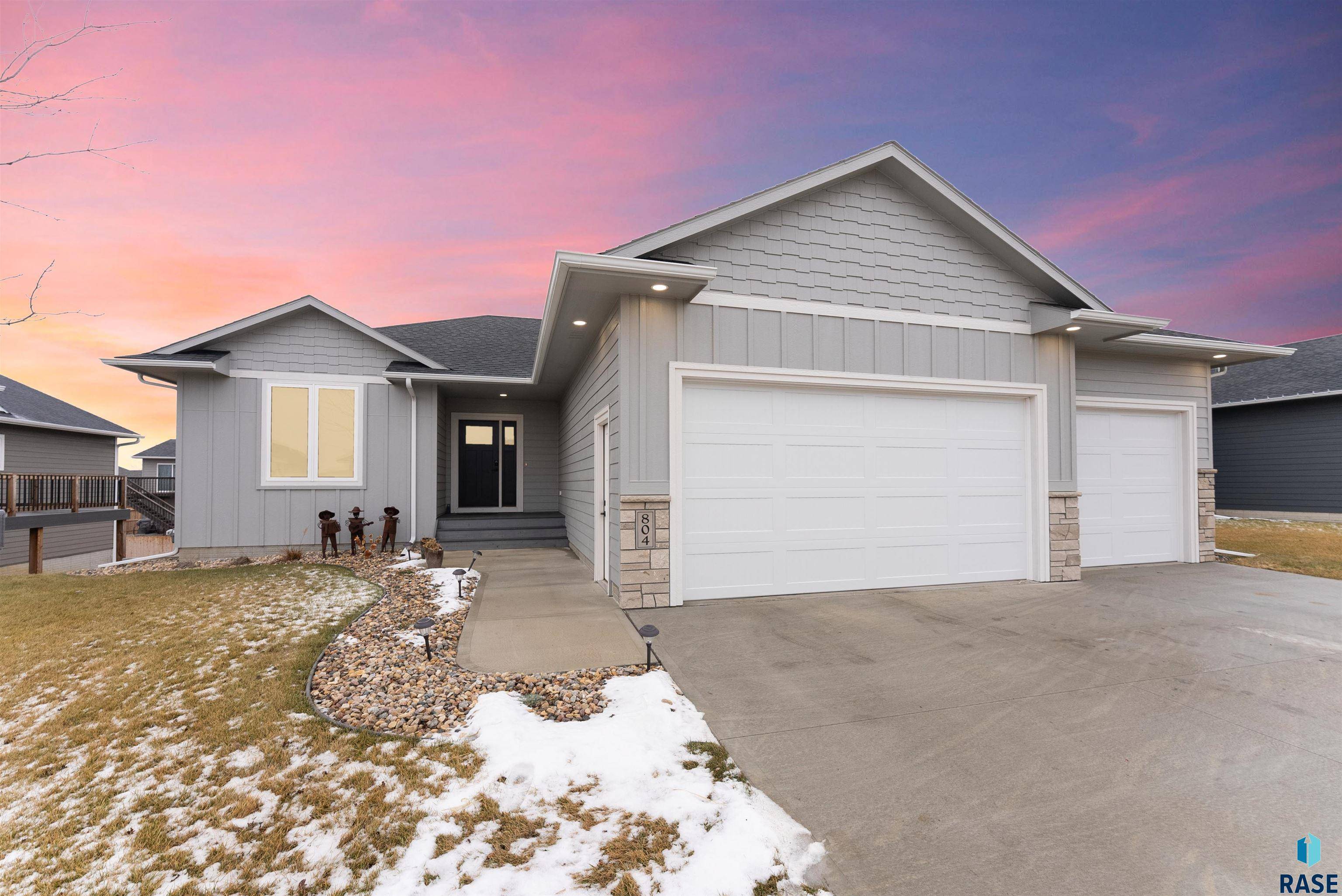 Hartford, SD 57033,804 Opal Ln