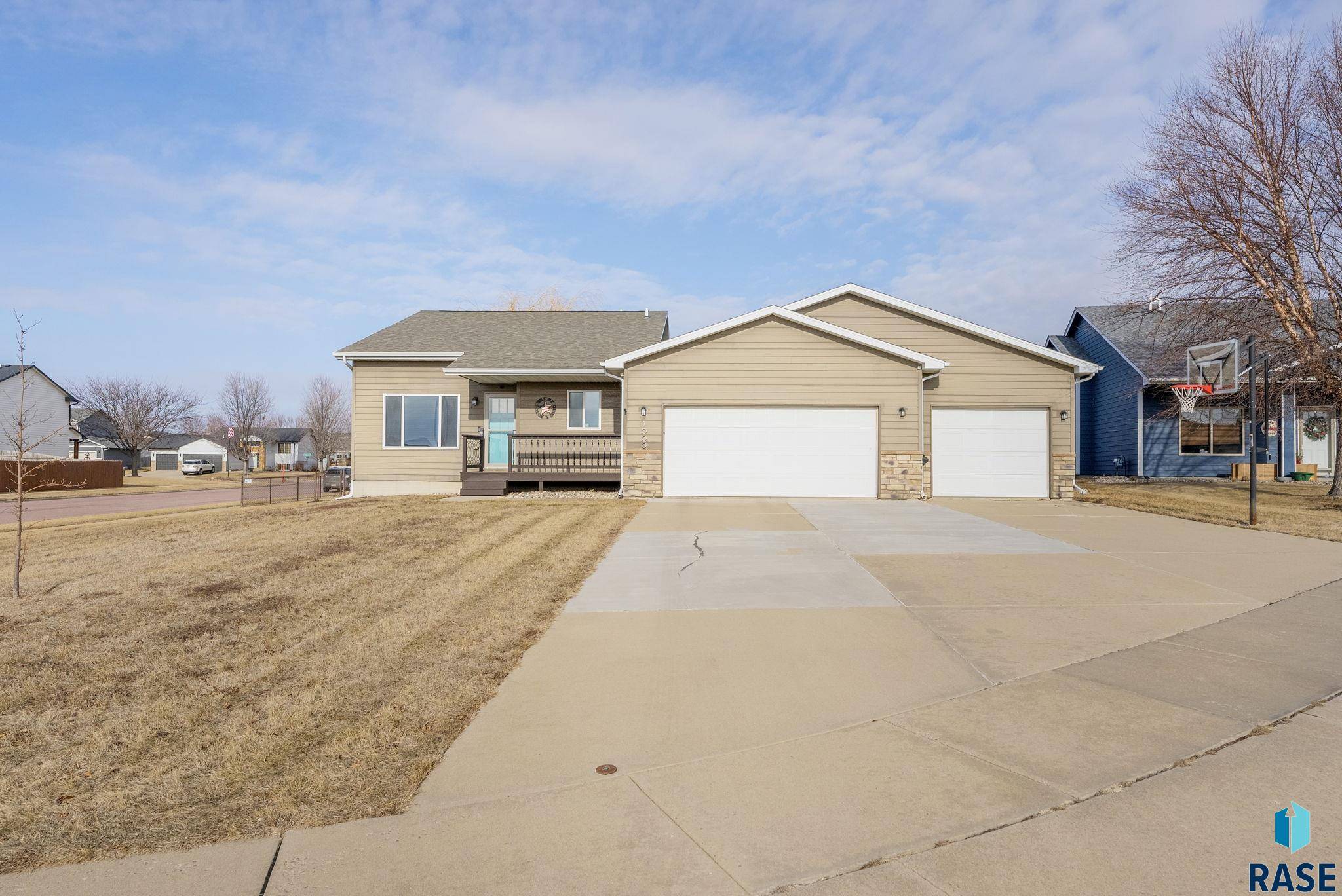 Harrisburg, SD 57032-2214,1000 Greyhawk Cir