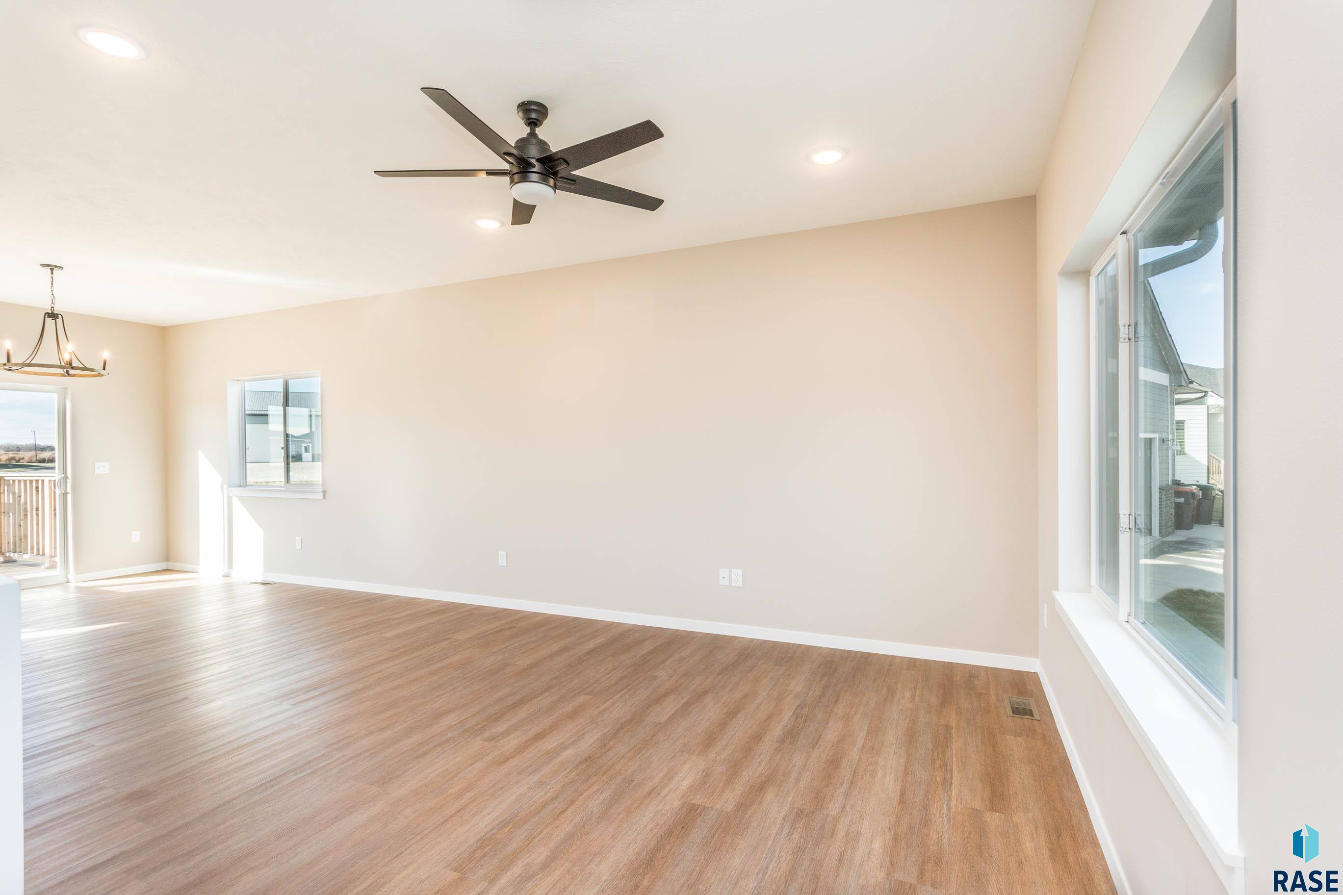 Harrisburg, SD 57032,117 Atlantic Cir
