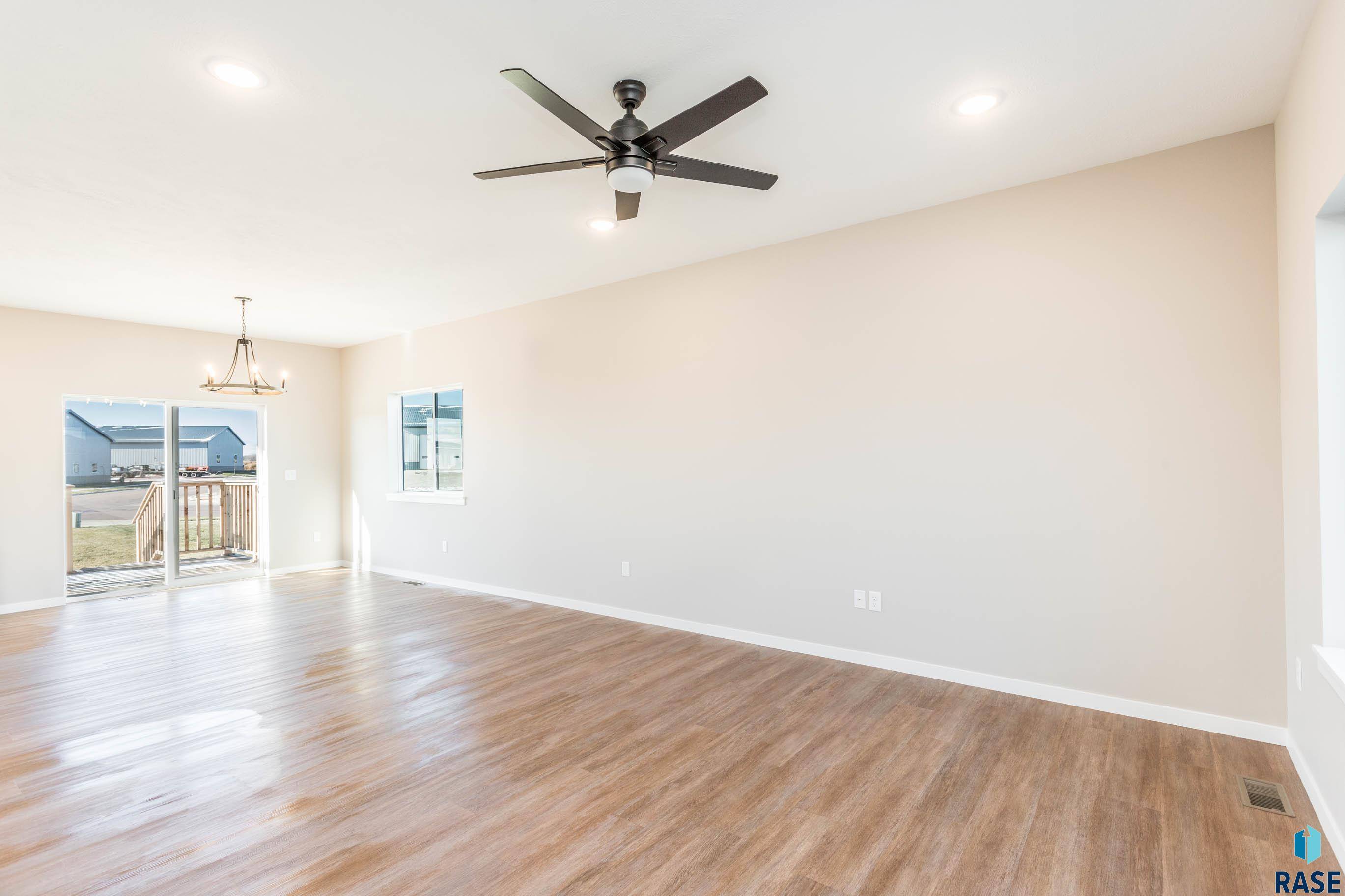 Harrisburg, SD 57032,117 Atlantic Cir