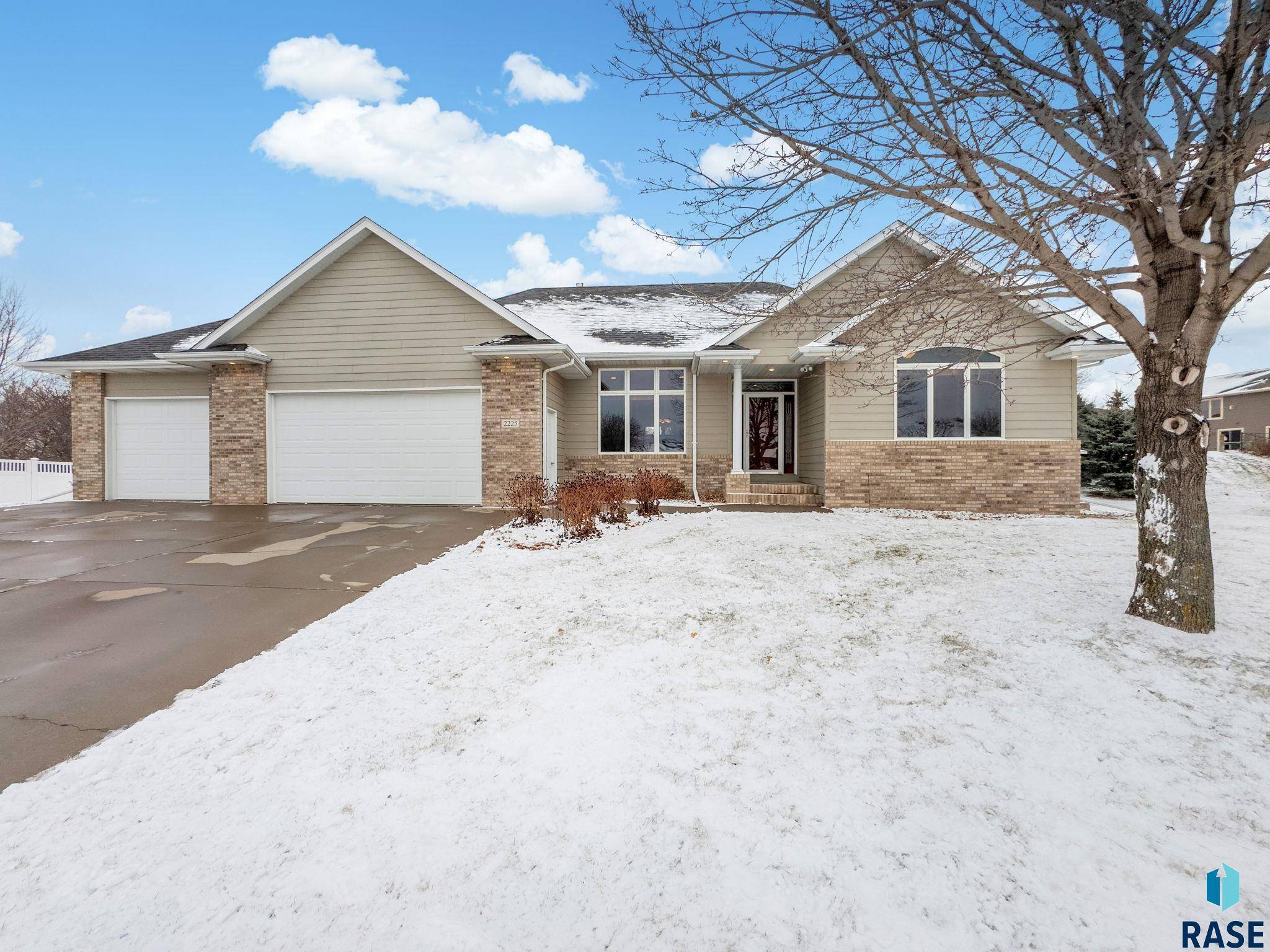 Brandon, SD 57005,2225 E Byrum Cir