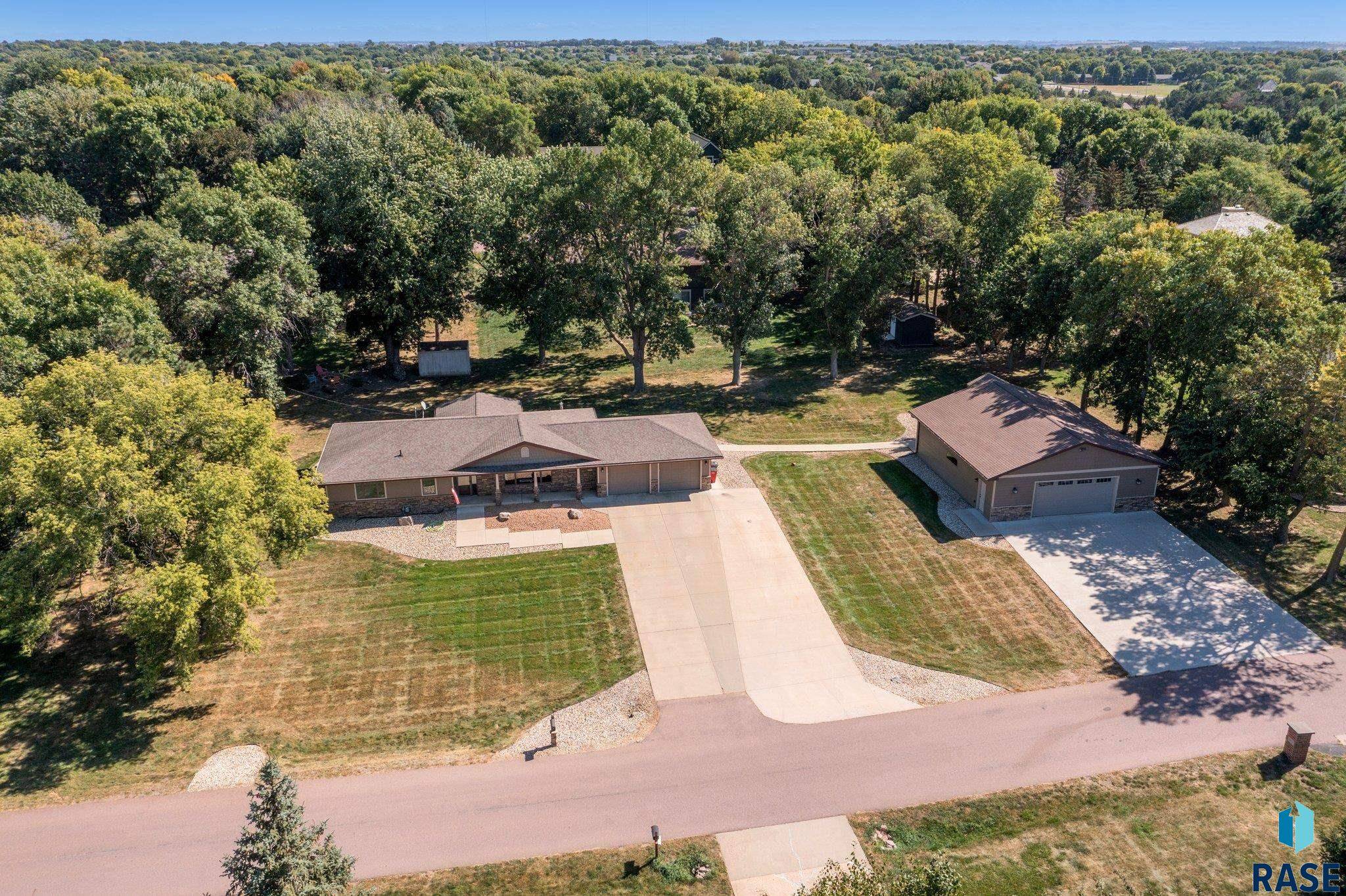 Sioux Falls, SD 57103,2808 S Duchess Ave