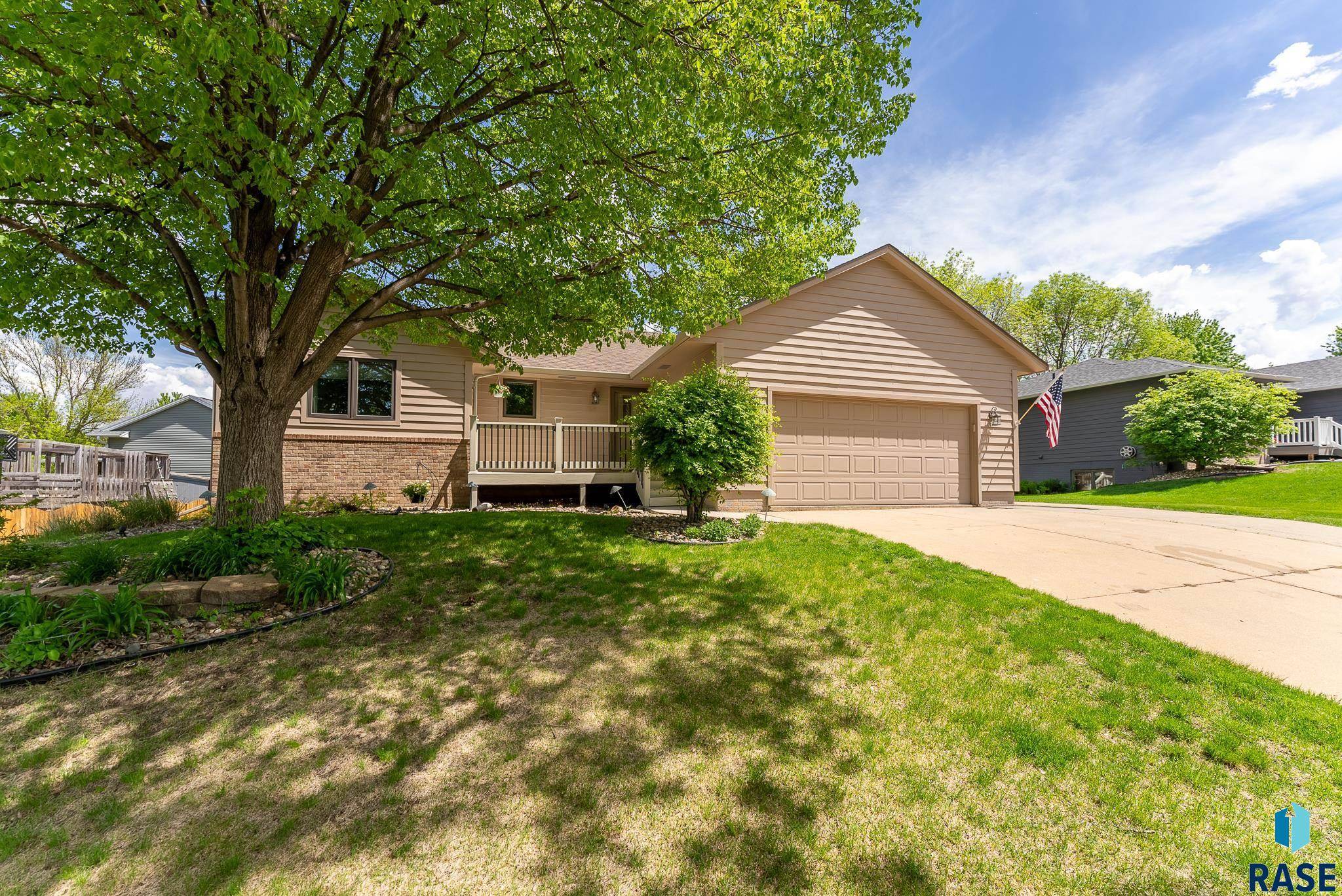 Sioux Falls, SD 57103,3704 S Bahnson Ave