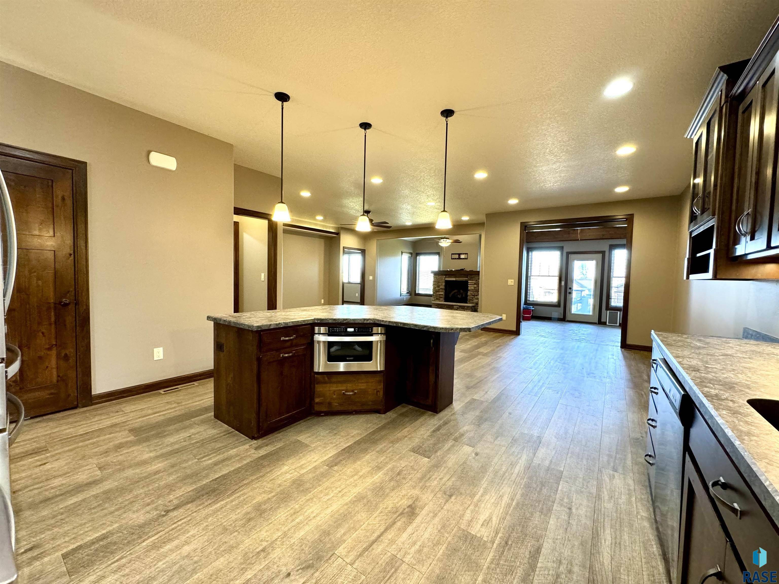 Yankton, SD 57078,1502 Summit Ln