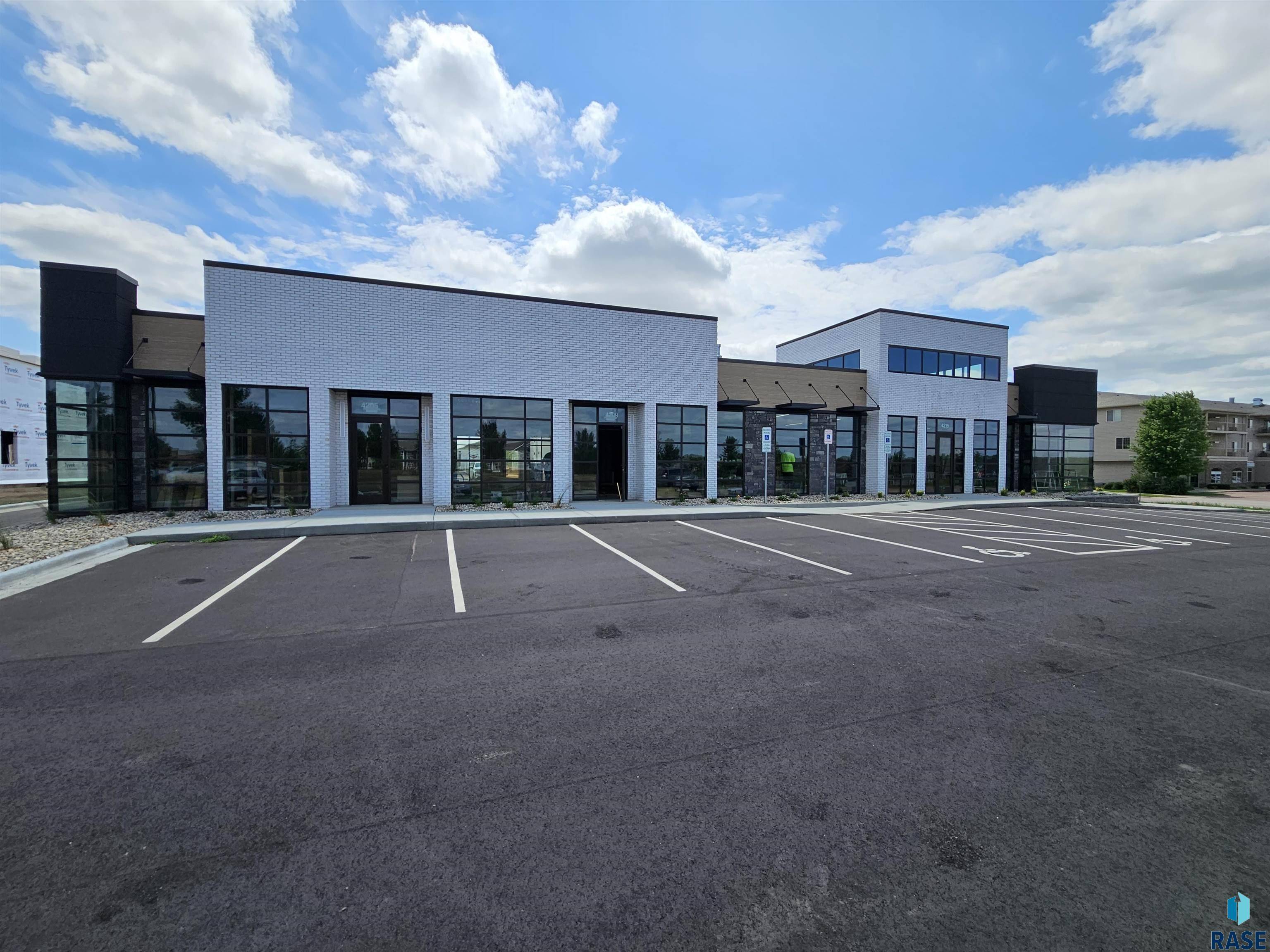 Sioux Falls, SD 57108,4209 W 57th St