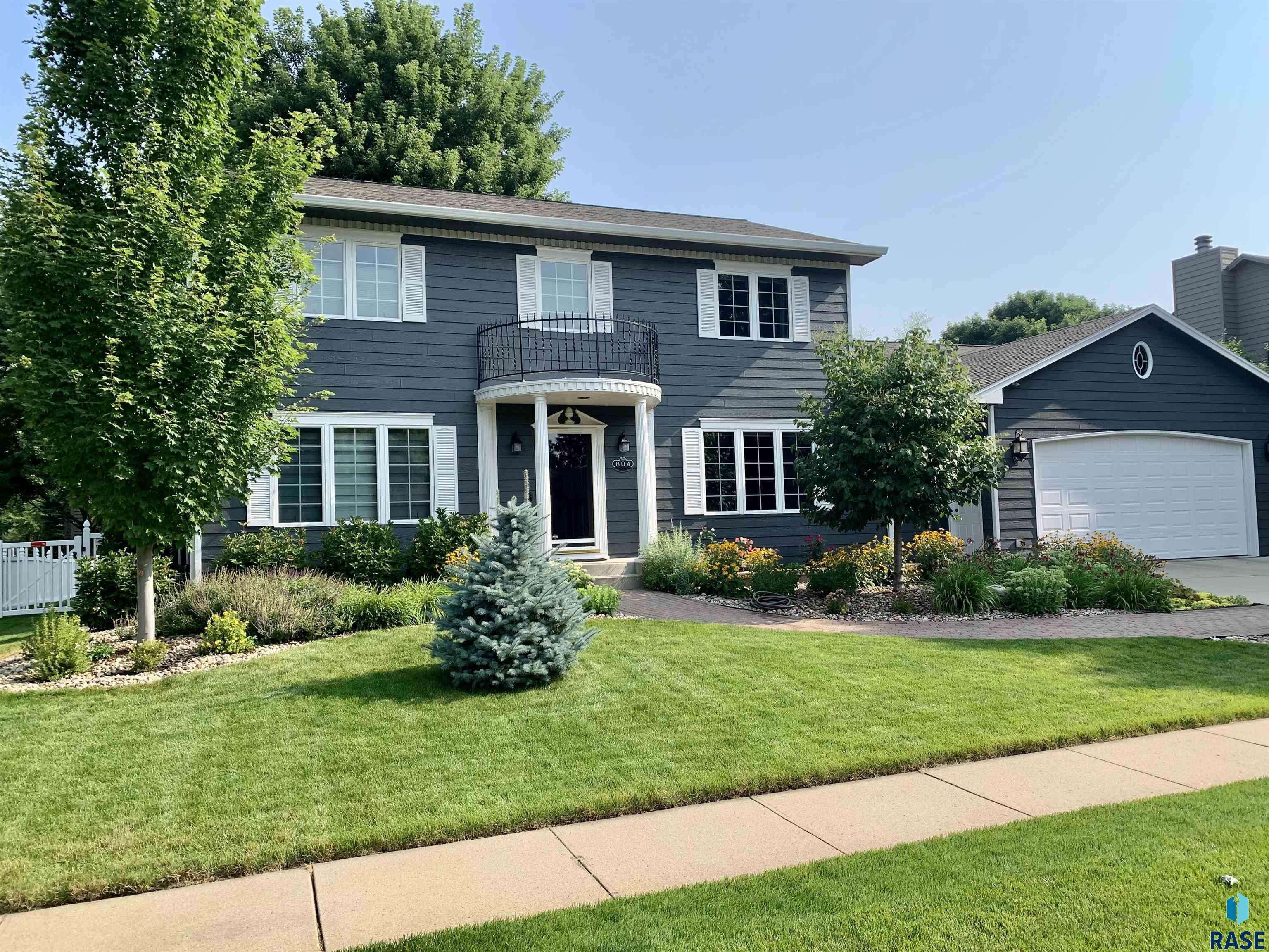 Sioux Falls, SD 57108,804 E 64Th St