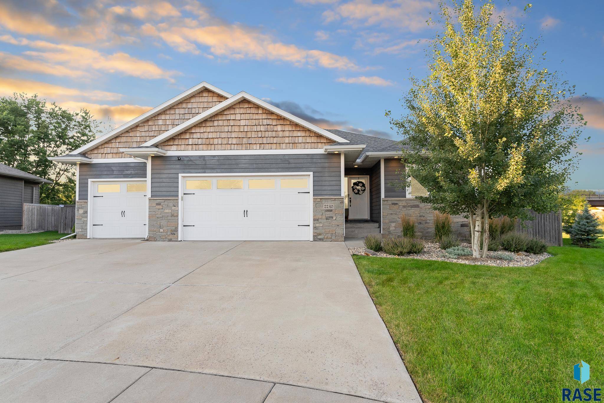Sioux Falls, SD 57108,2240 E Stone Pointe Cir