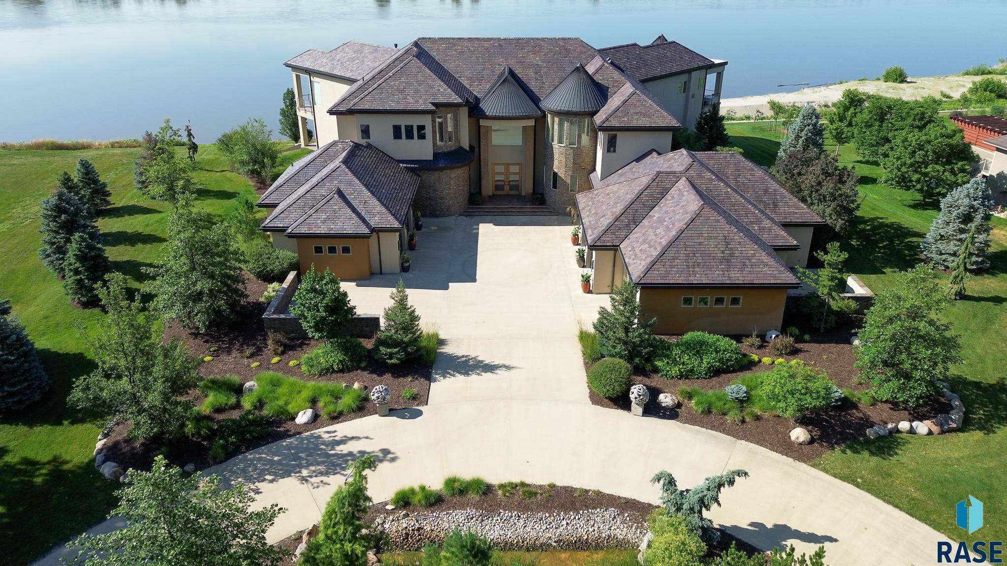 Dakota Dunes, SD 57049,500 Bay Hill Cir